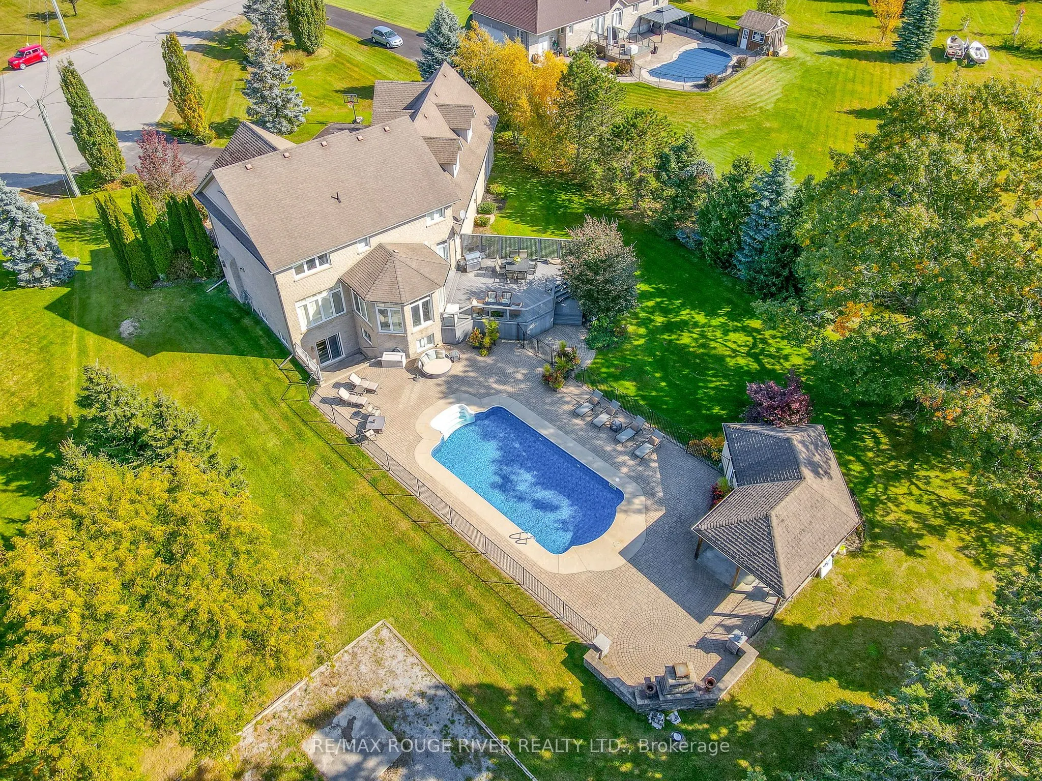 5 LYNDEN Court