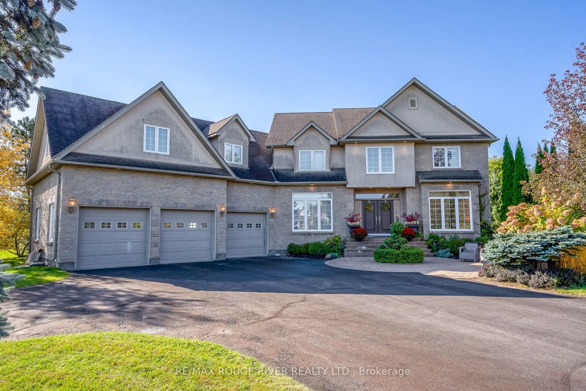 5 LYNDEN Court