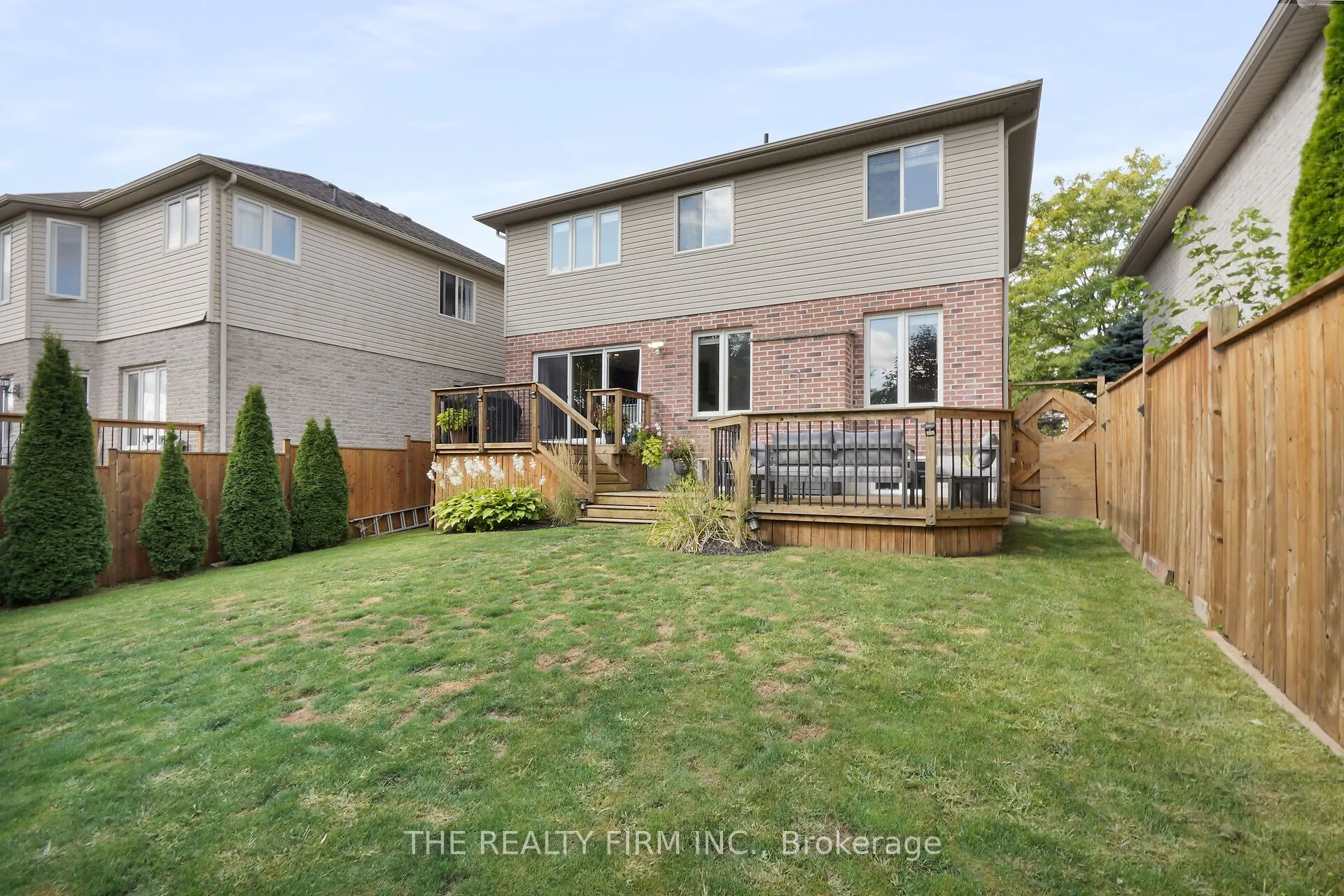 581 Clearwater Crescent