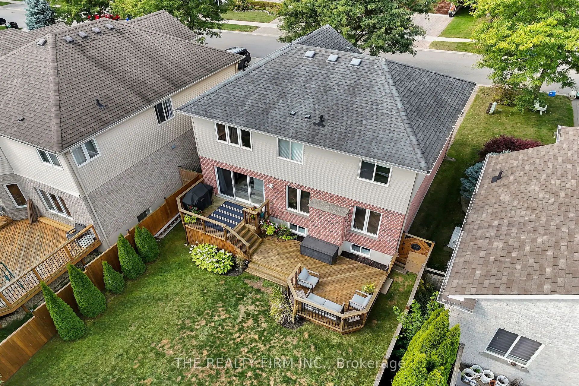 581 Clearwater Crescent