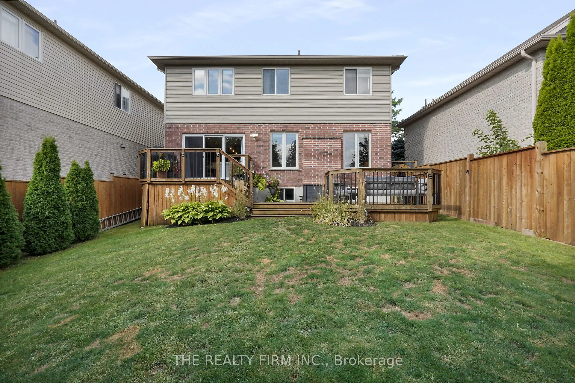 581 Clearwater Crescent