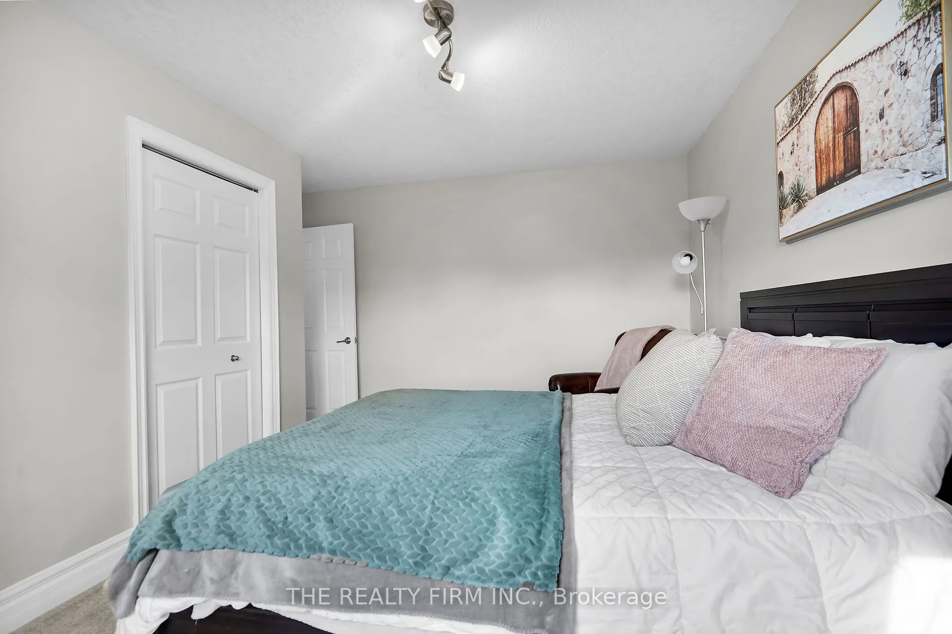 581 Clearwater Crescent