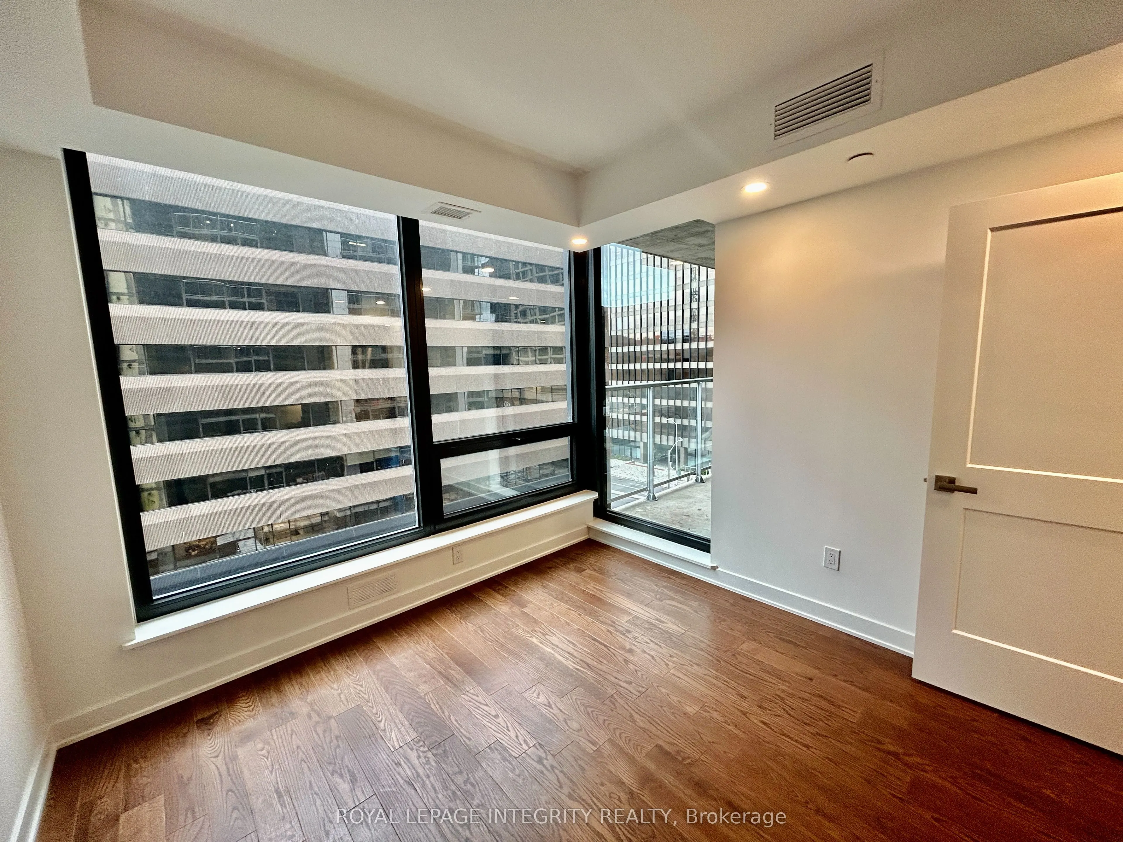 340 Queen Street, #602