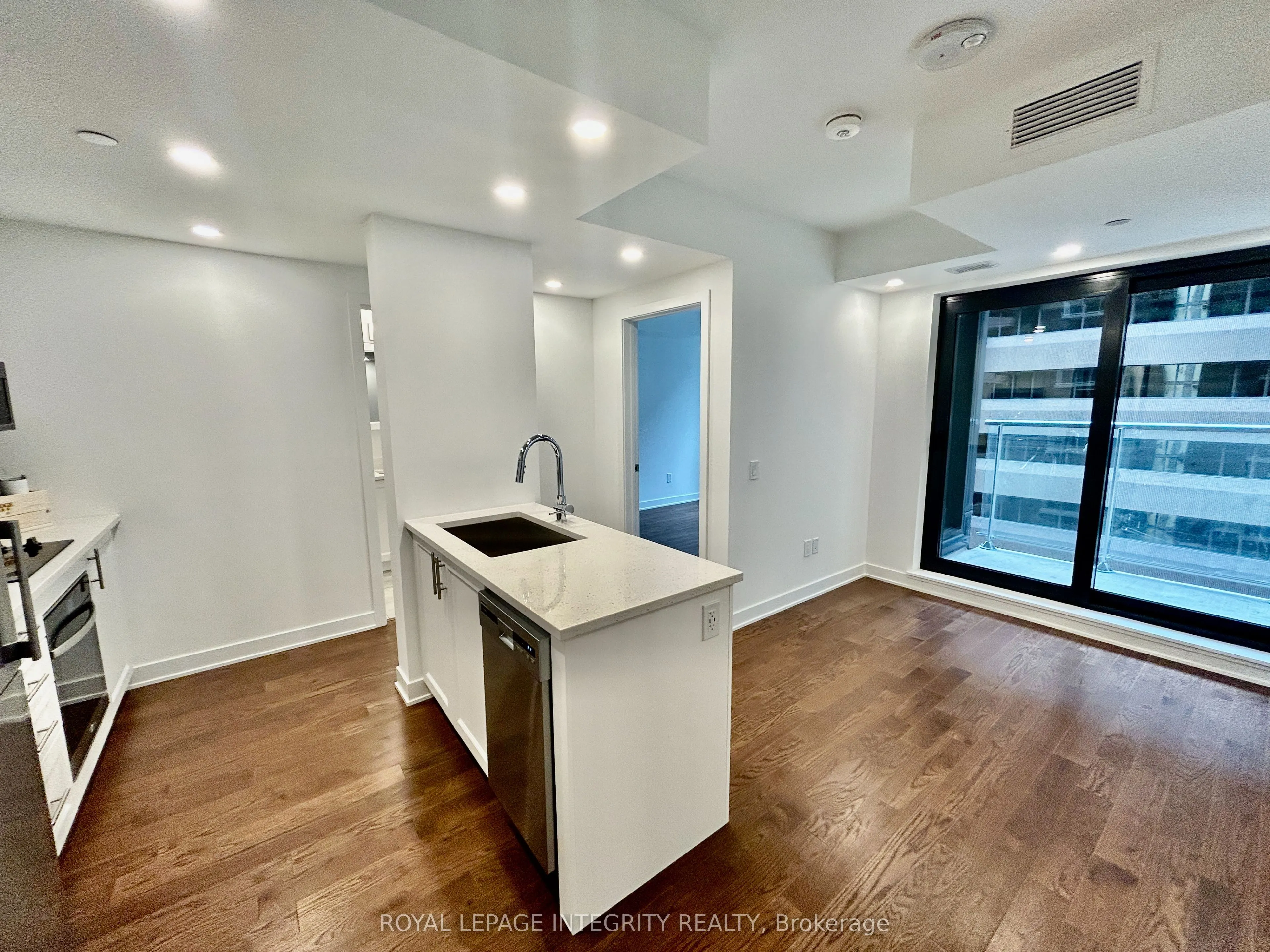 340 Queen Street, #602