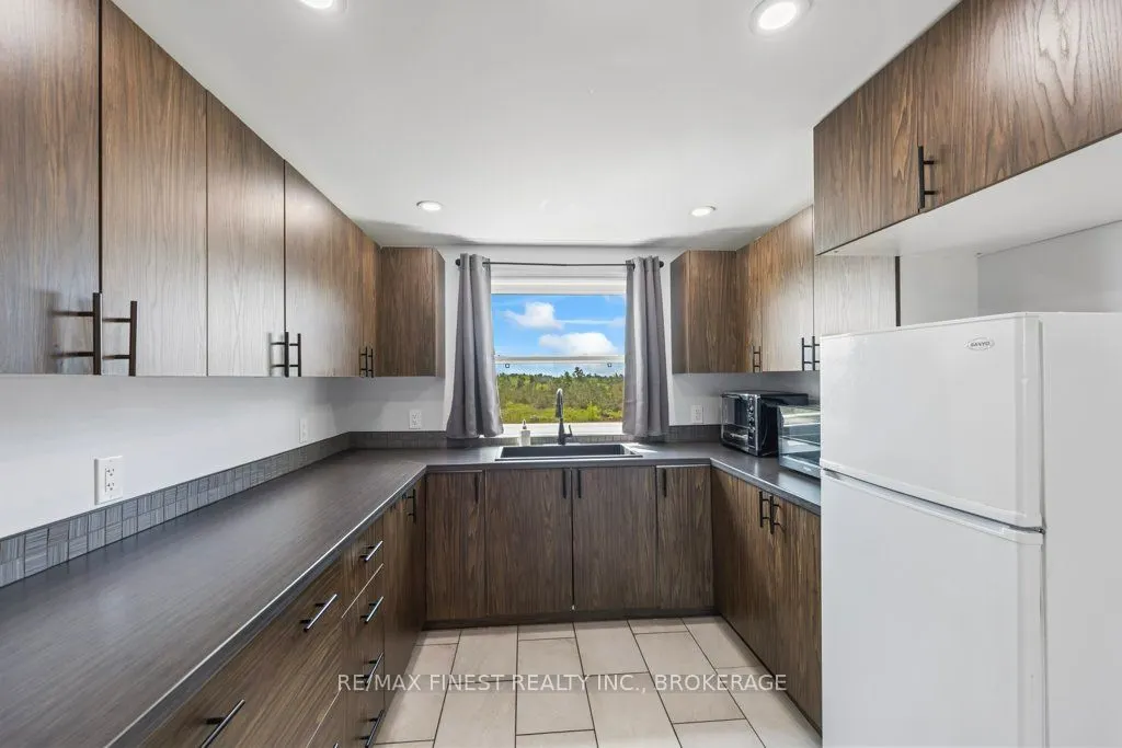 952 County Road 6