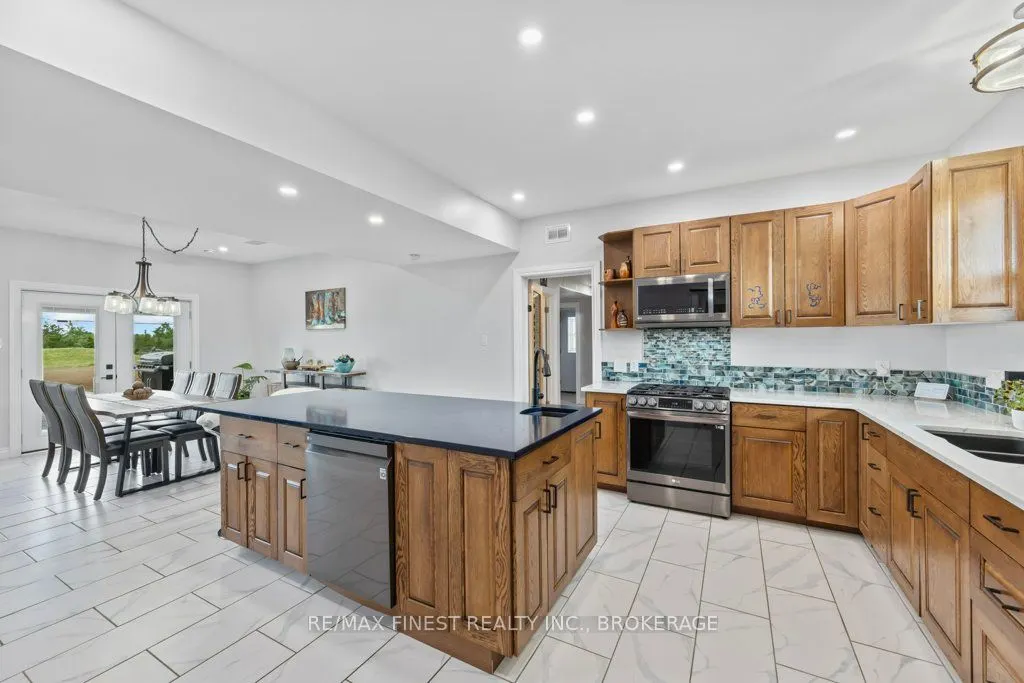 952 County Road 6