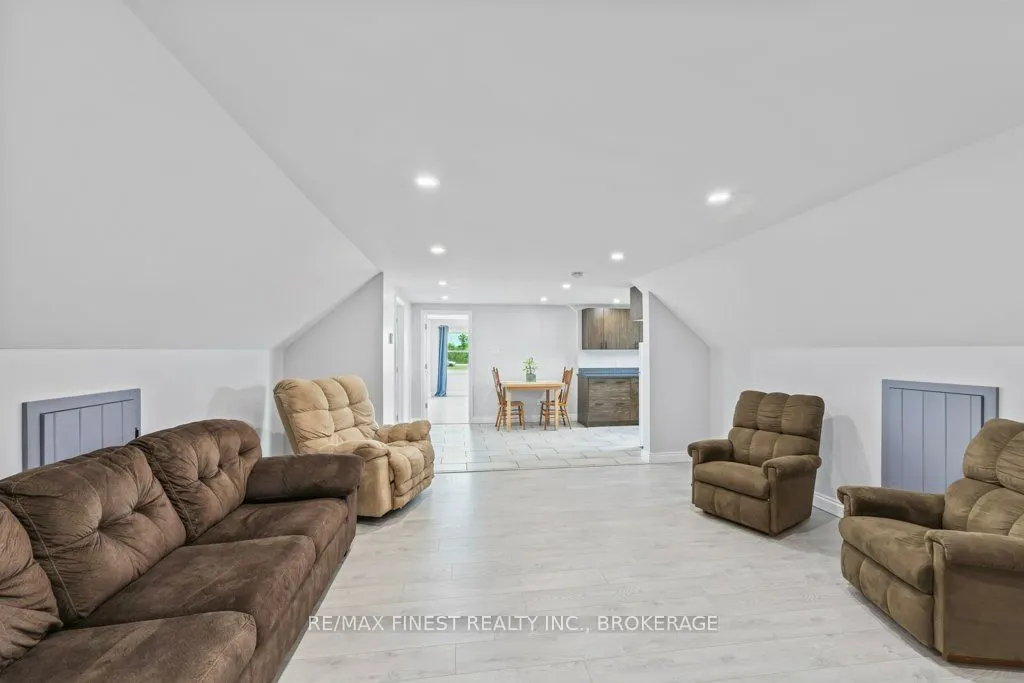 952 County Road 6