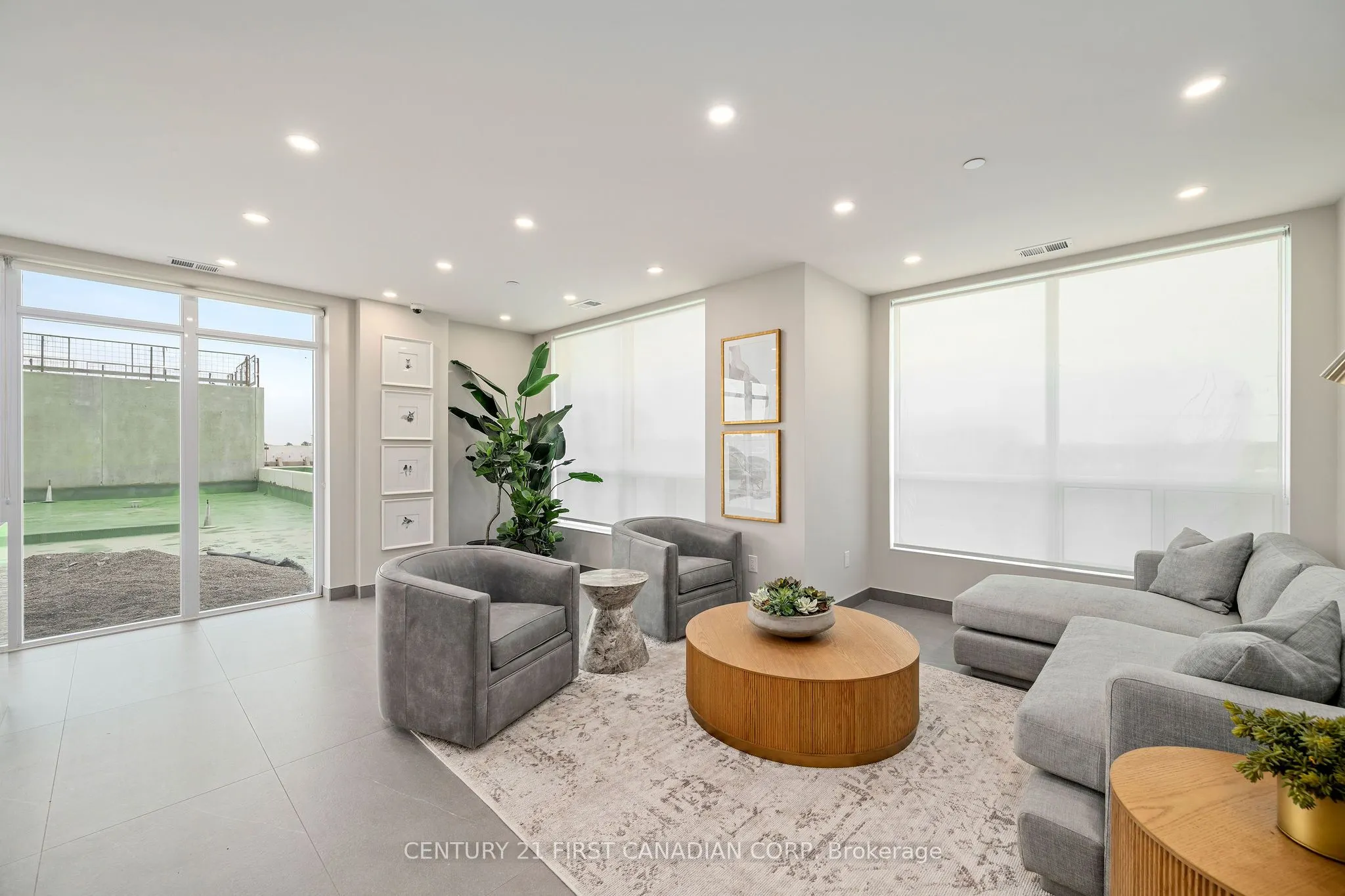 4286 King Street, #601