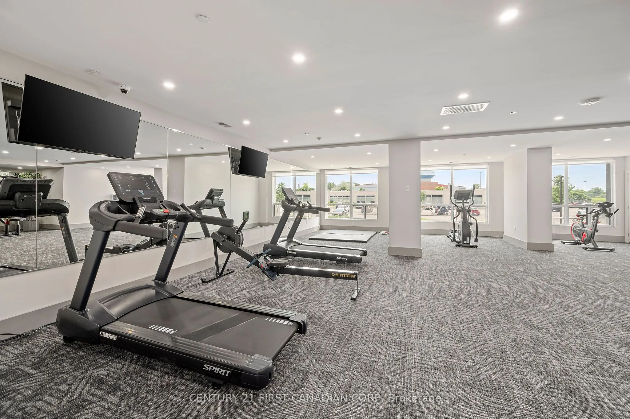 4286 King Street, #601