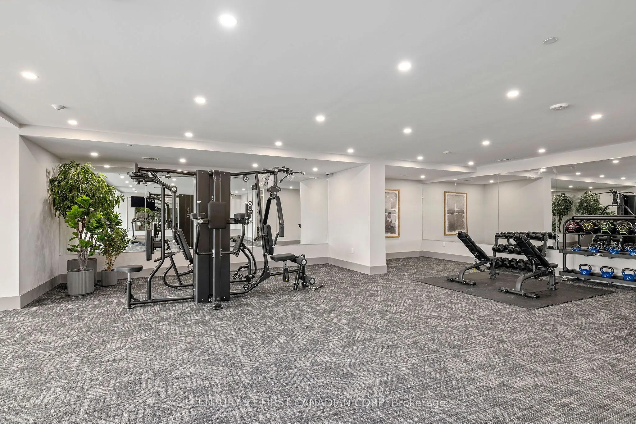 4286 King Street, #601