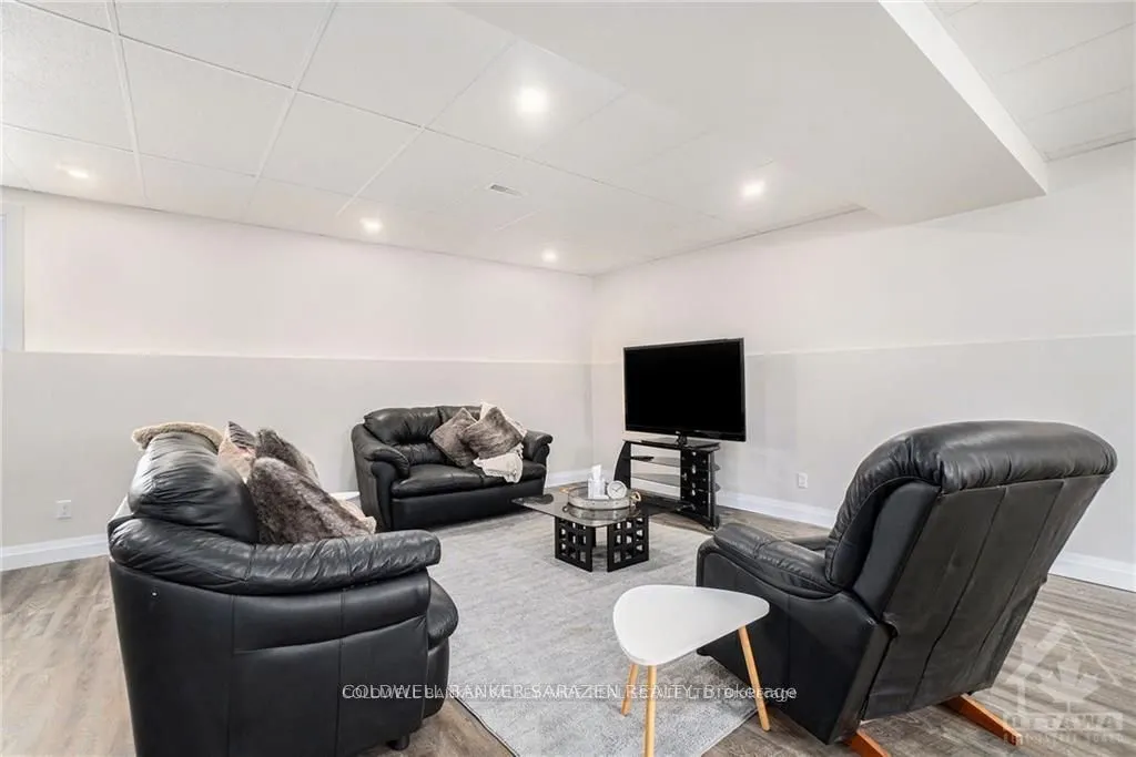 902 Munro Drive