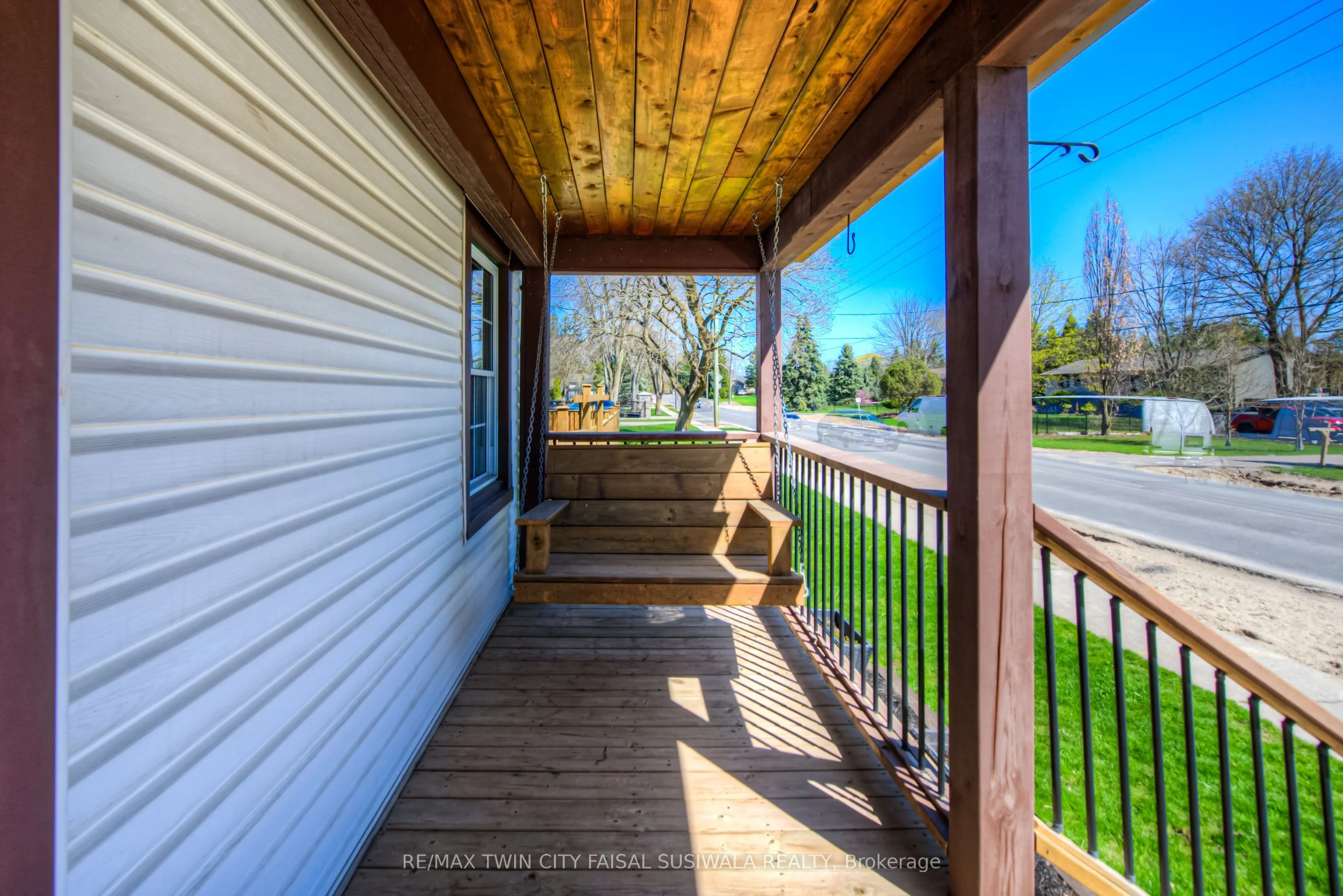 150 WOOLWICH Street S