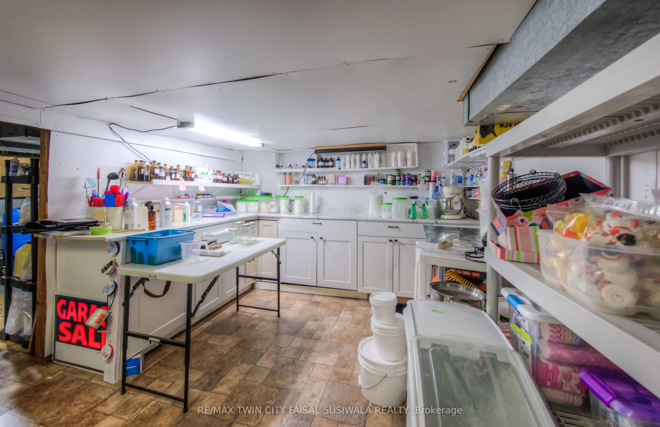150 WOOLWICH Street S