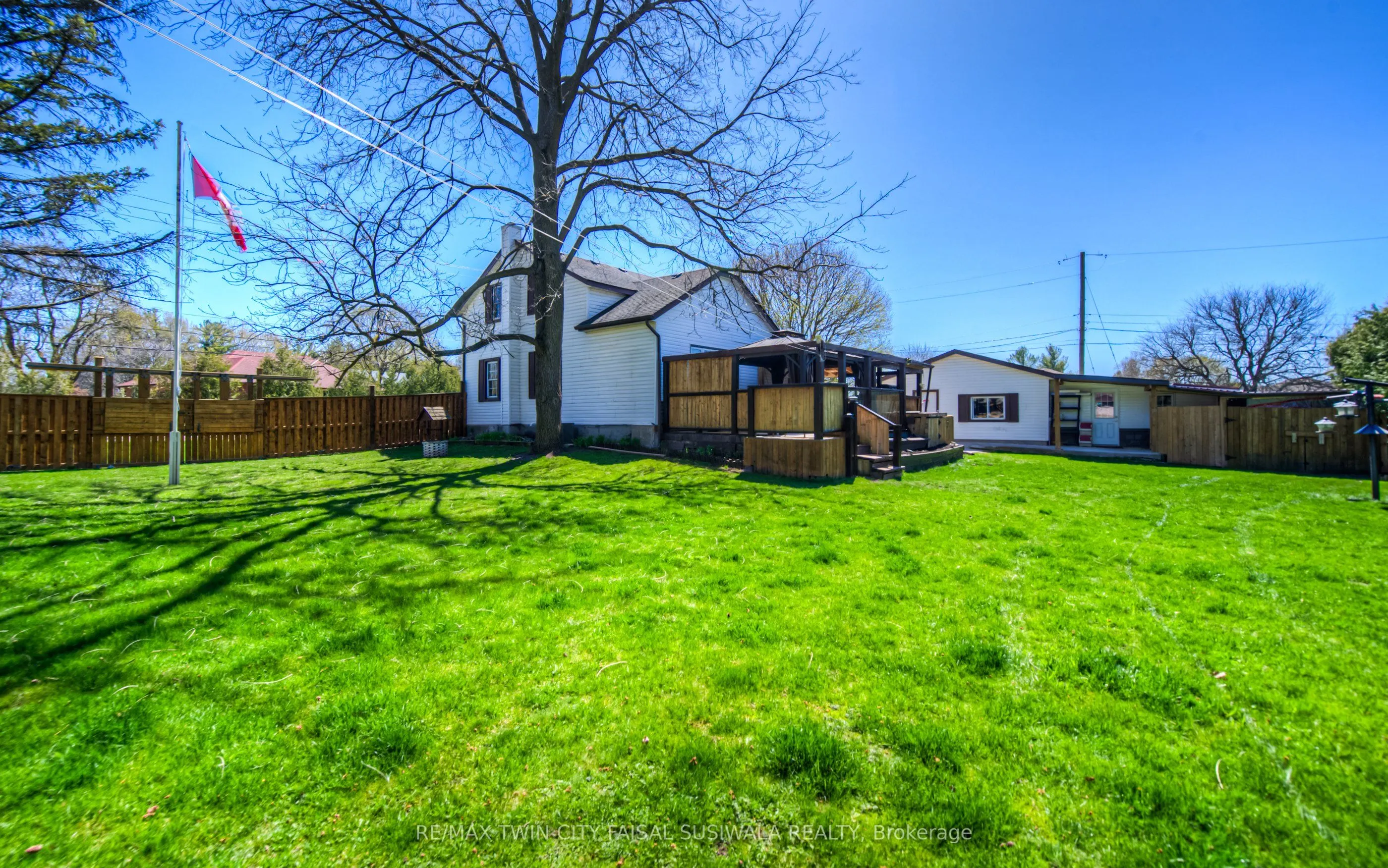 150 WOOLWICH Street S