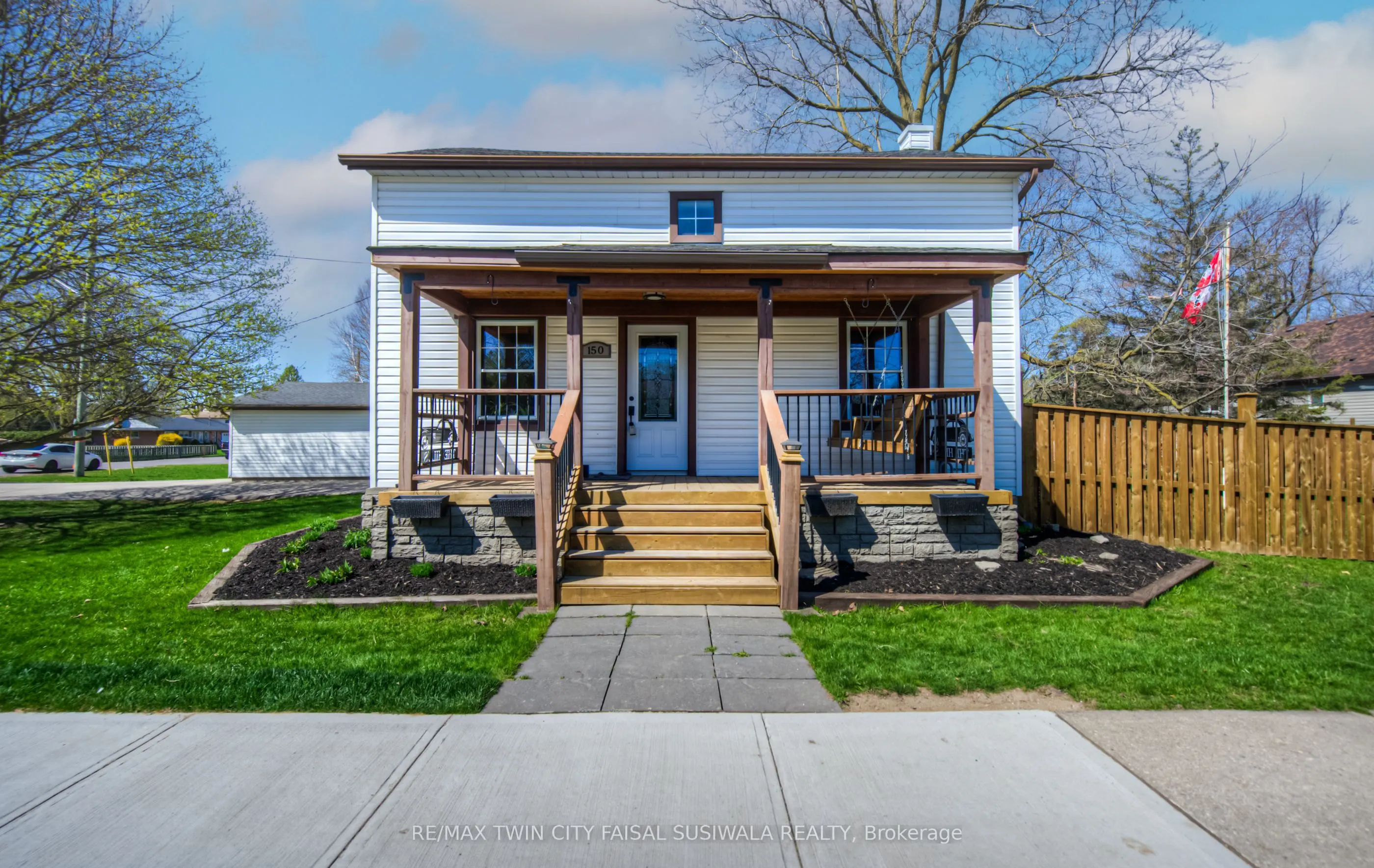 150 WOOLWICH Street S