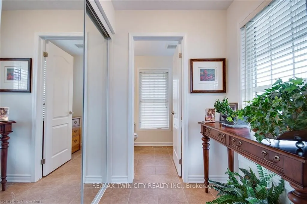 18 Blue Oak Street