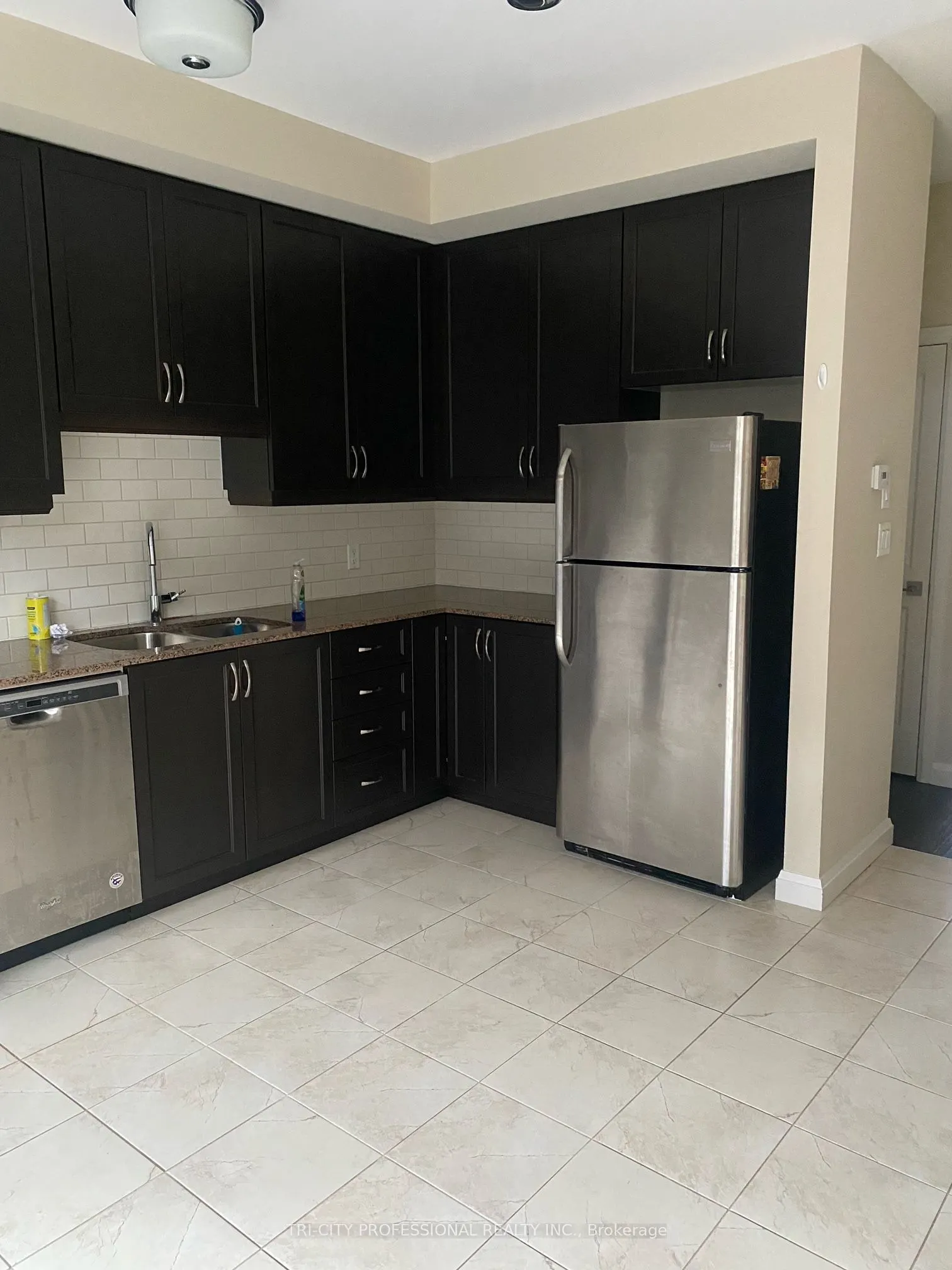 23 Echovalley Drive, #7