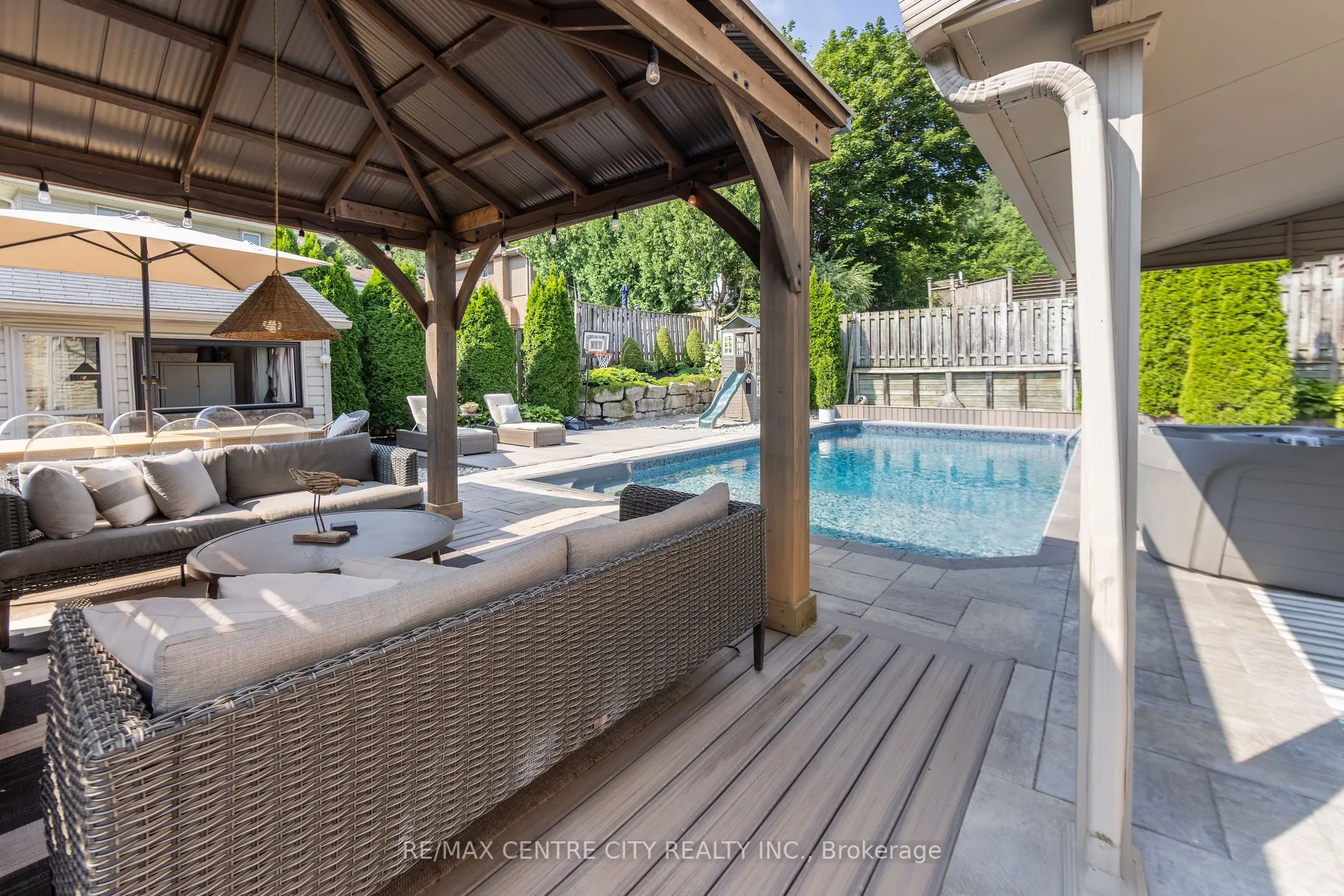 144 Springfield Crescent