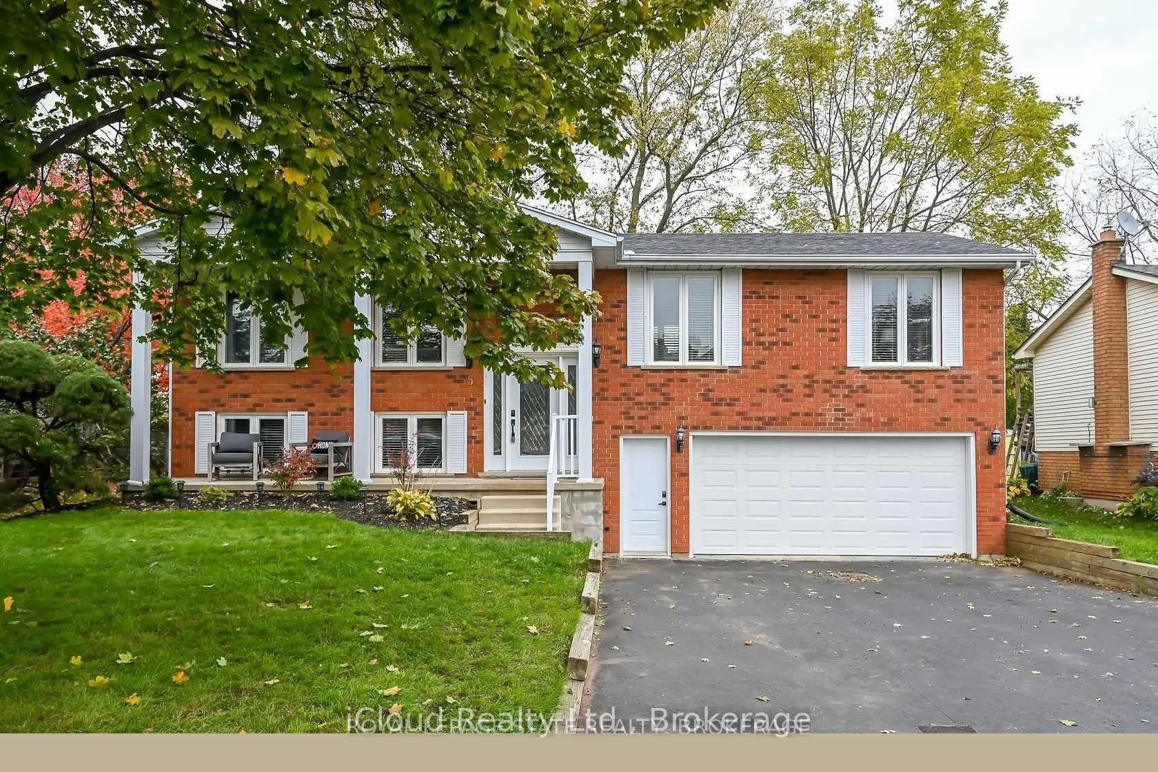 5 ilona Court, #UPPER