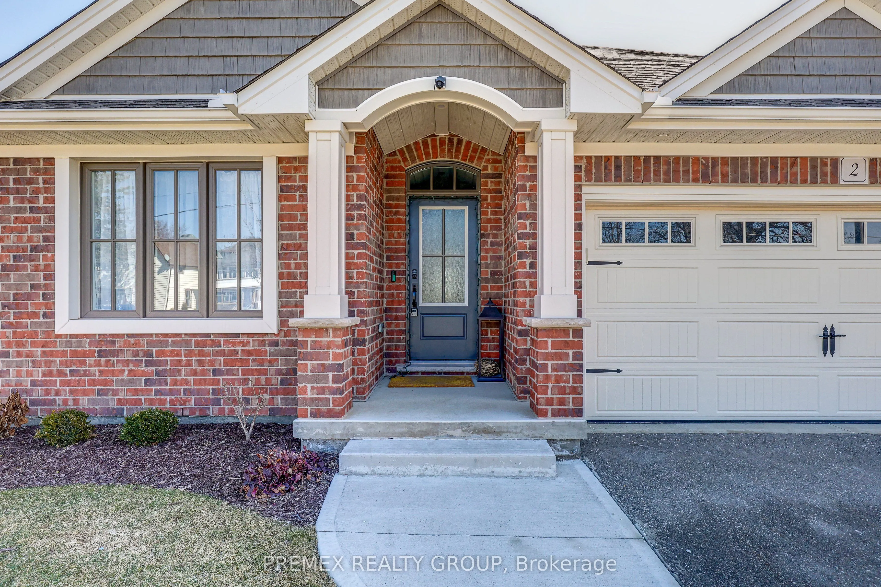 77 Princess Avenue, #2