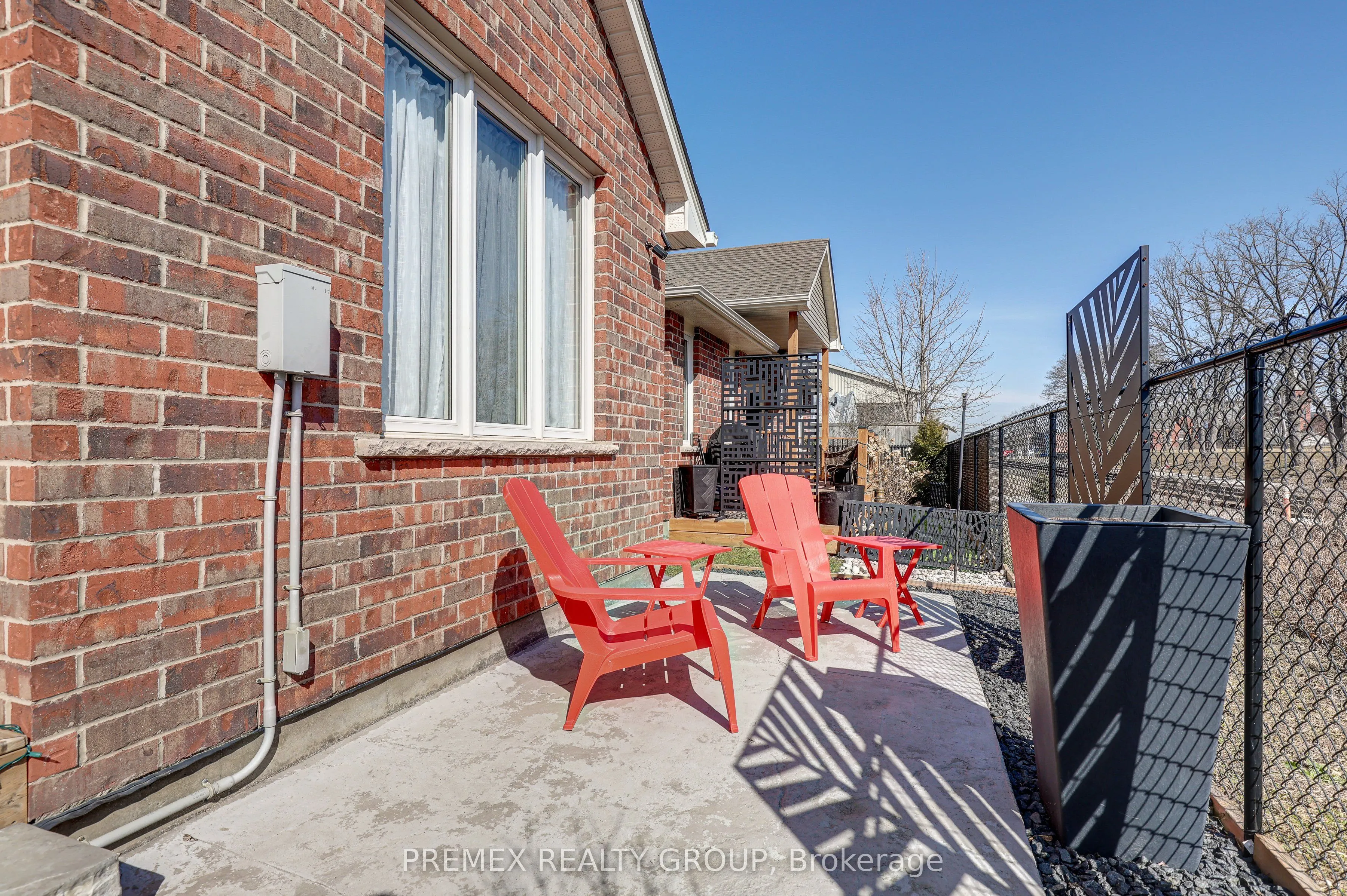77 Princess Avenue, #2