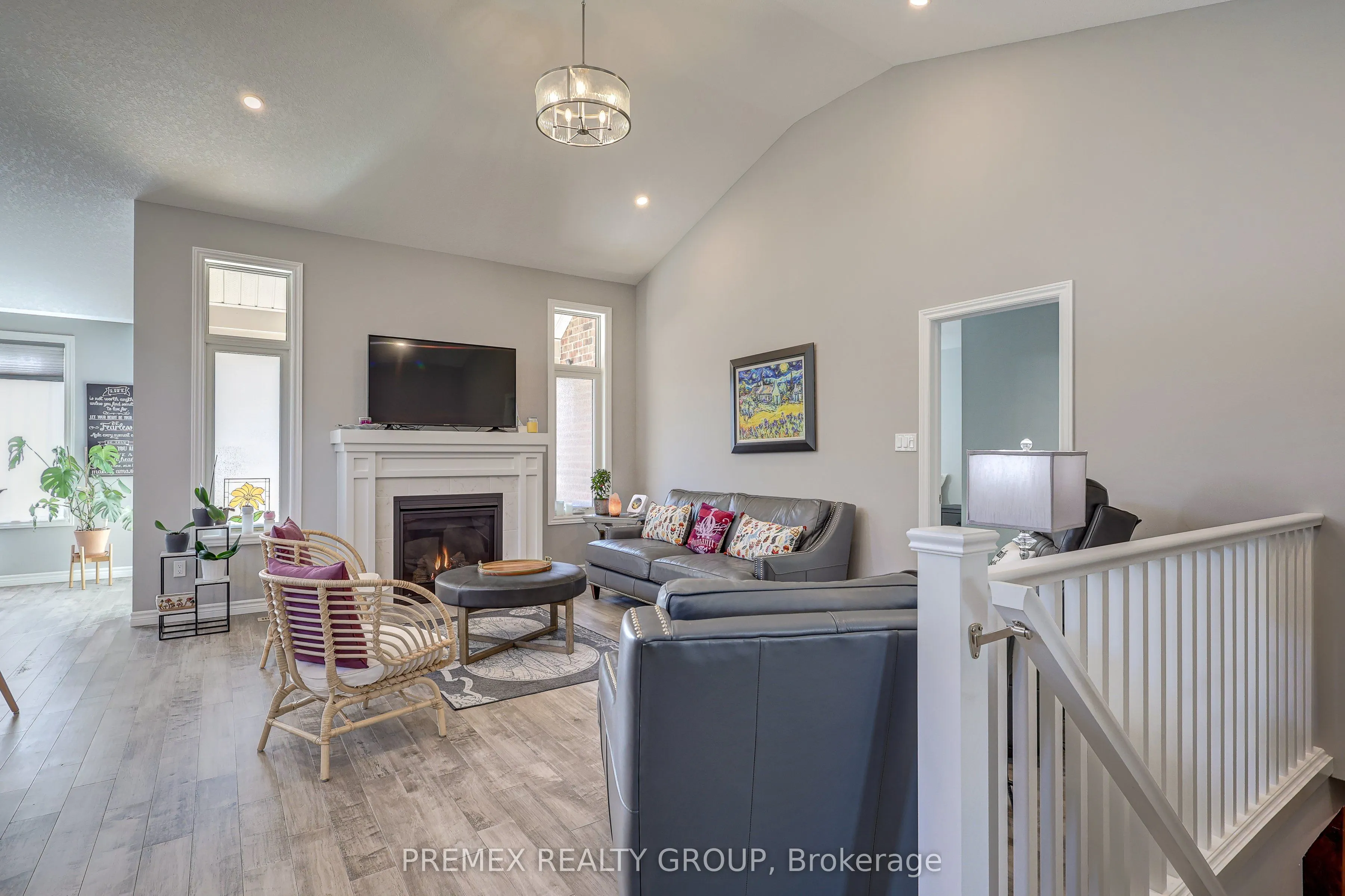 77 Princess Avenue, #2