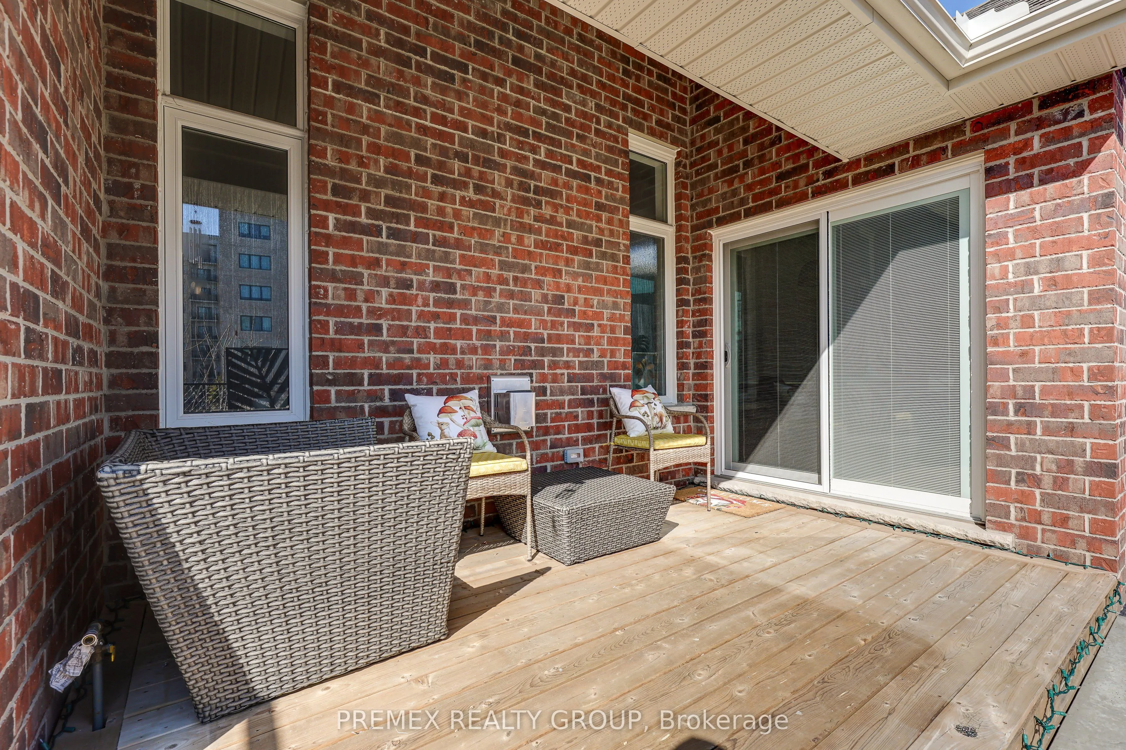 77 Princess Avenue, #2