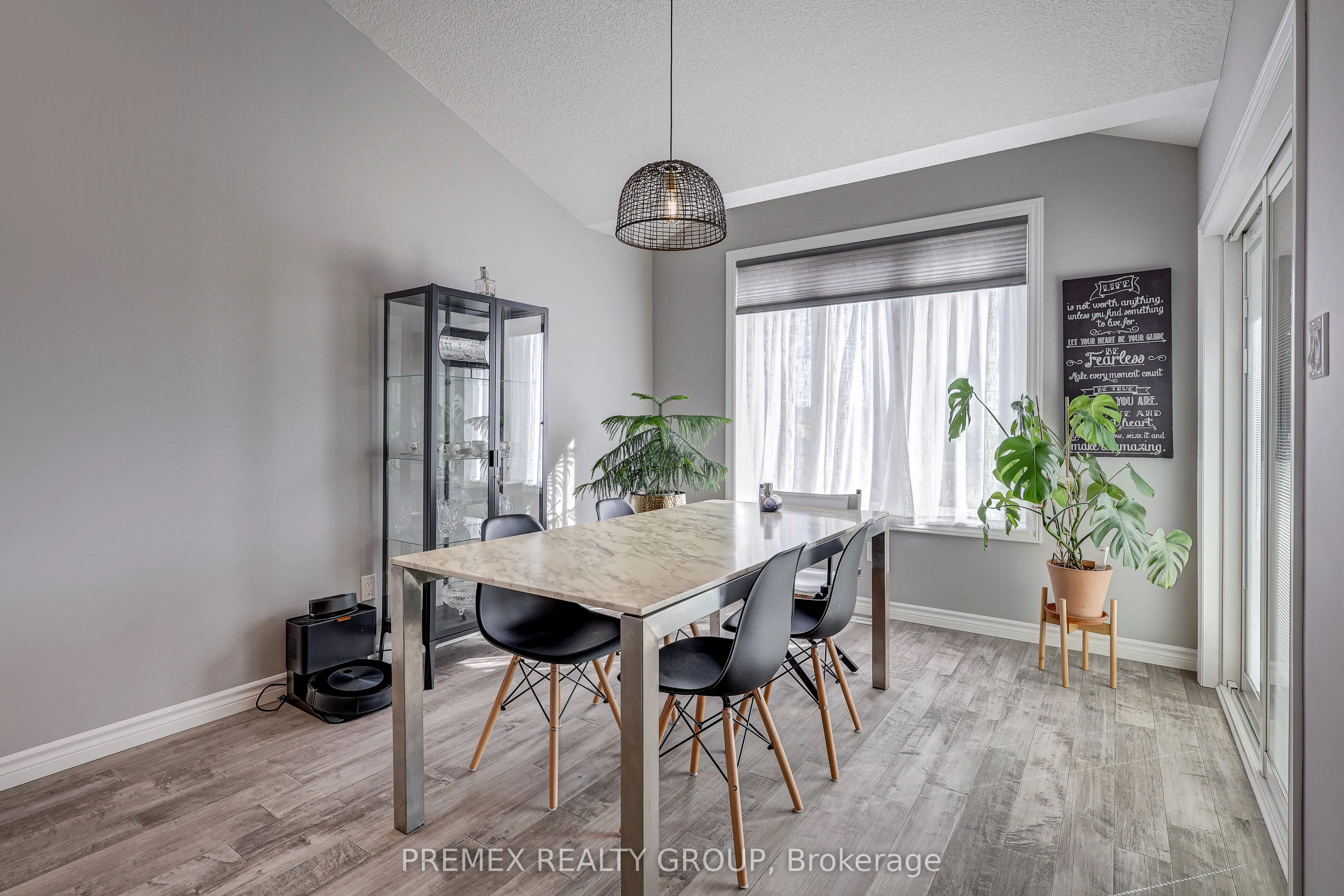 77 Princess Avenue, #2