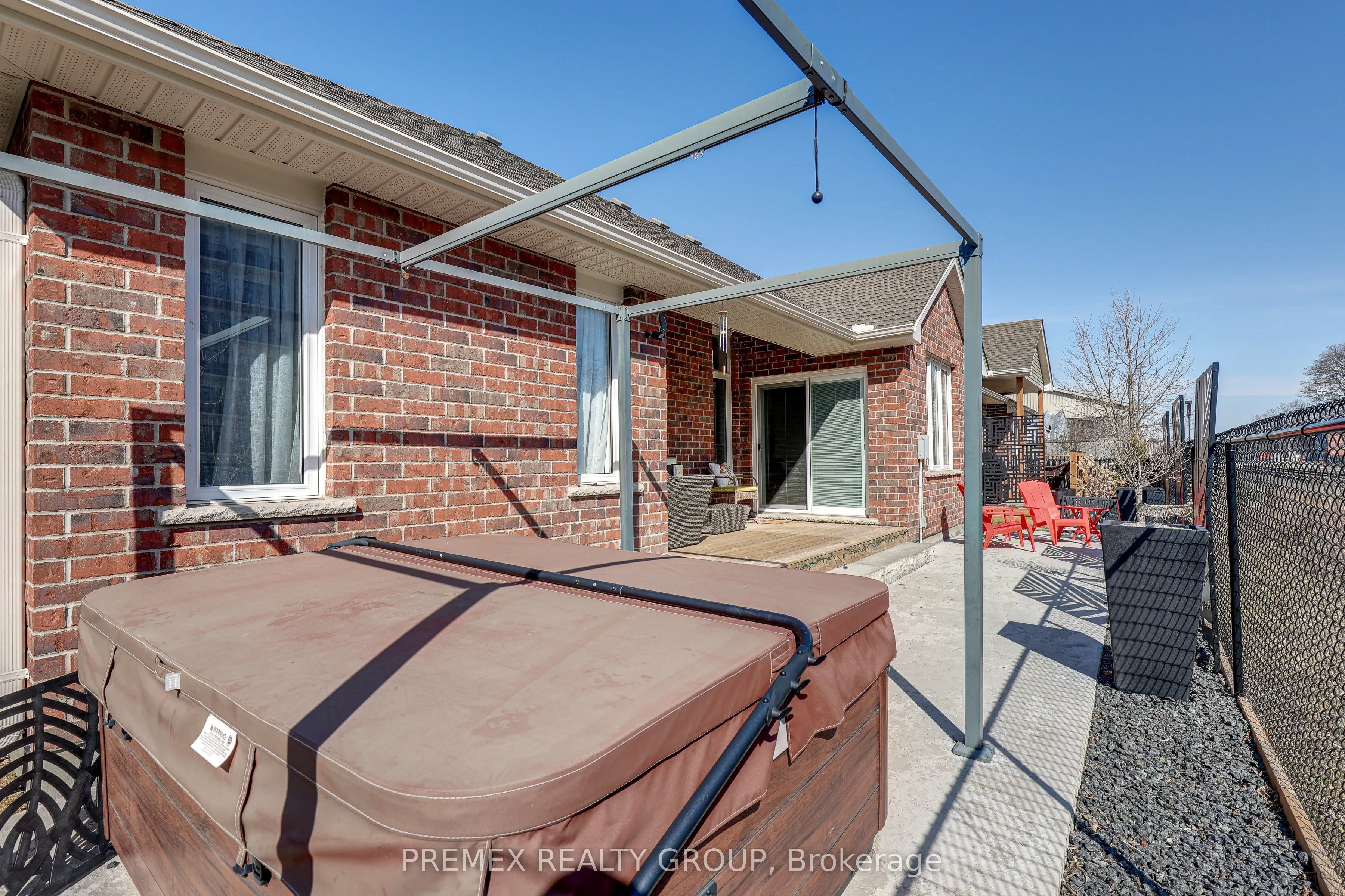 77 Princess Avenue, #2