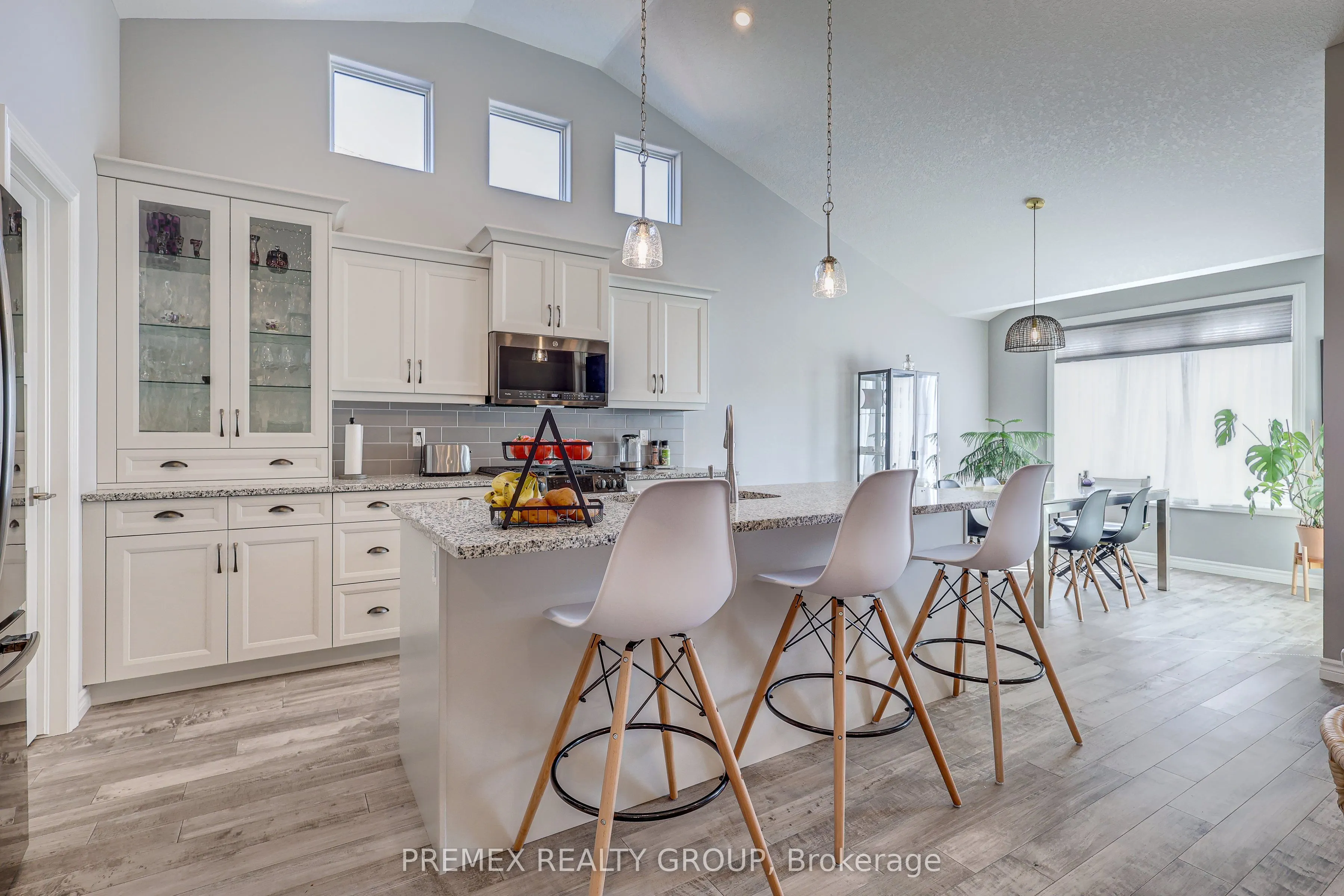 77 Princess Avenue, #2