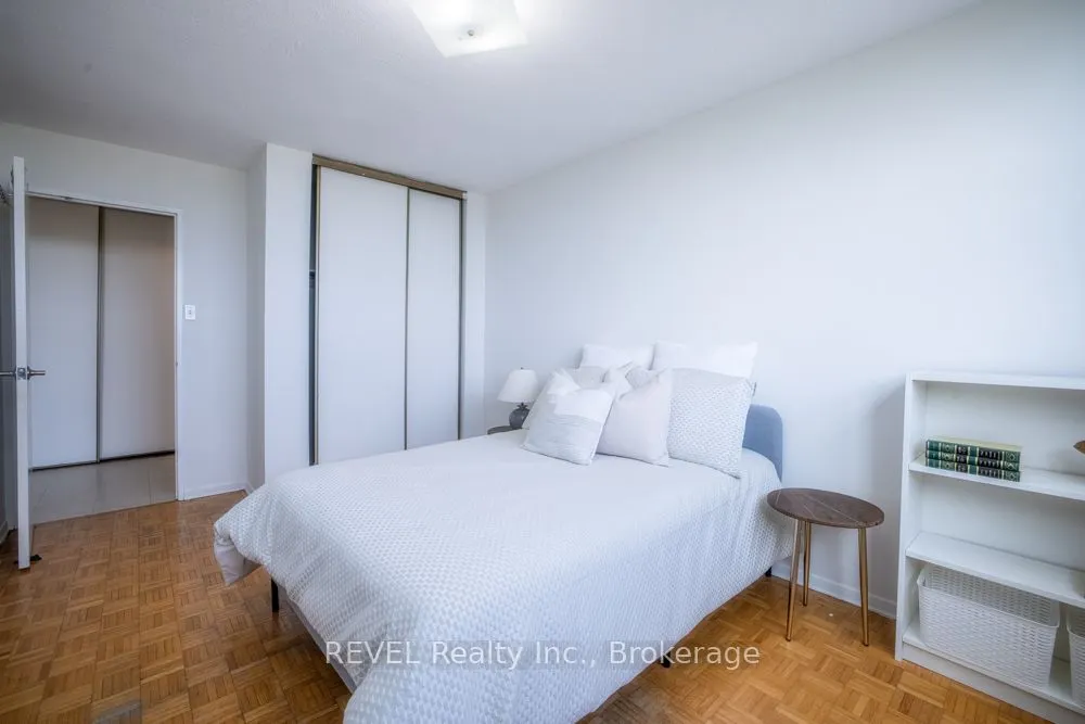 215 Glenridge Avenue, #1104