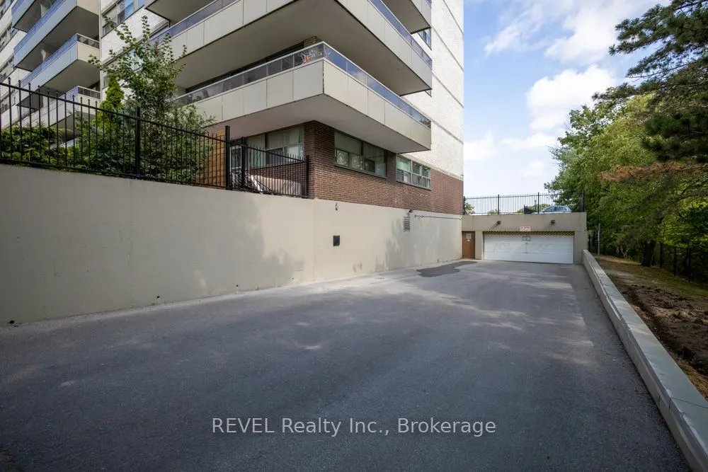215 Glenridge Avenue, #1104
