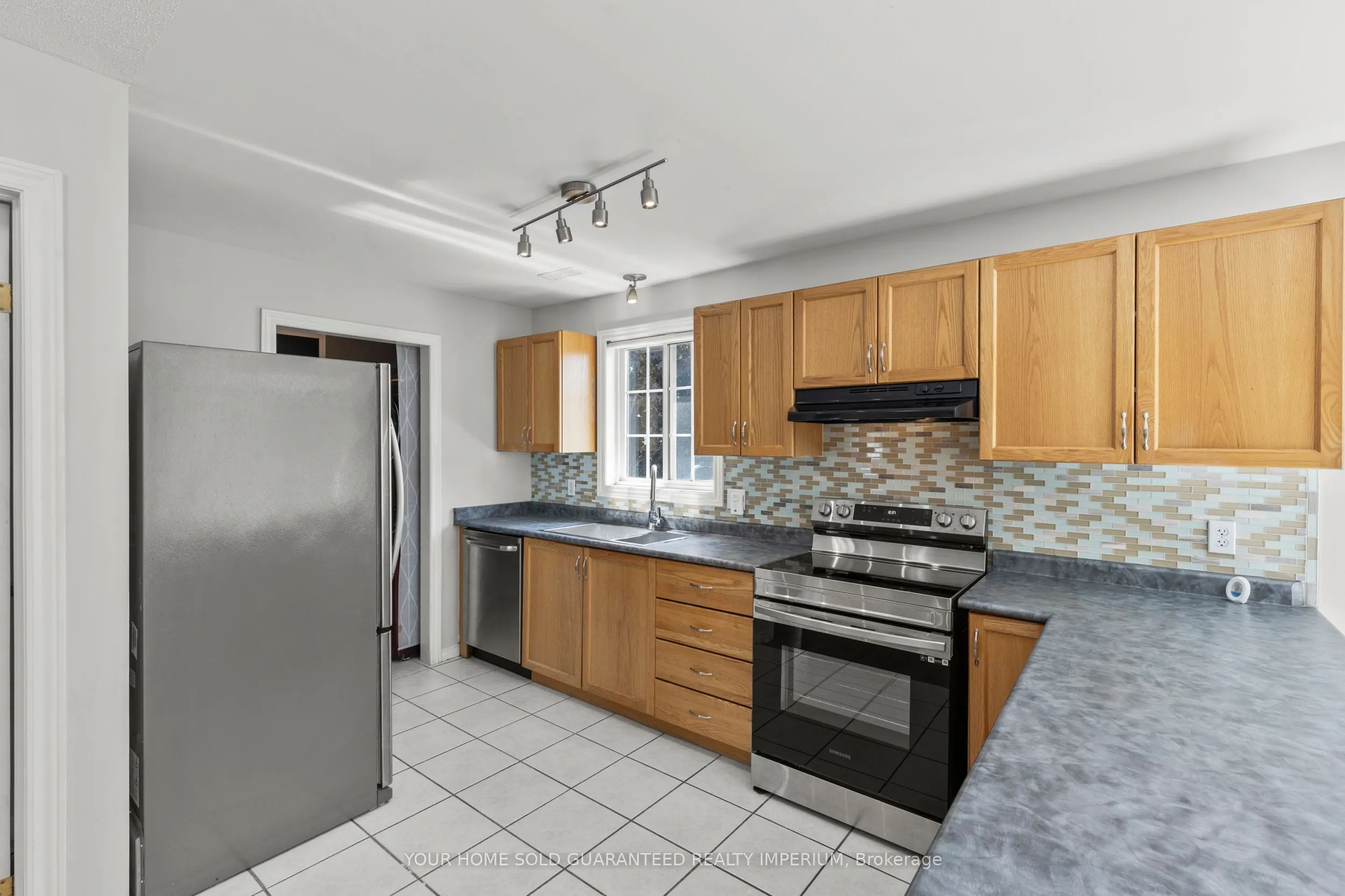 996 Rymal Road E, #14
