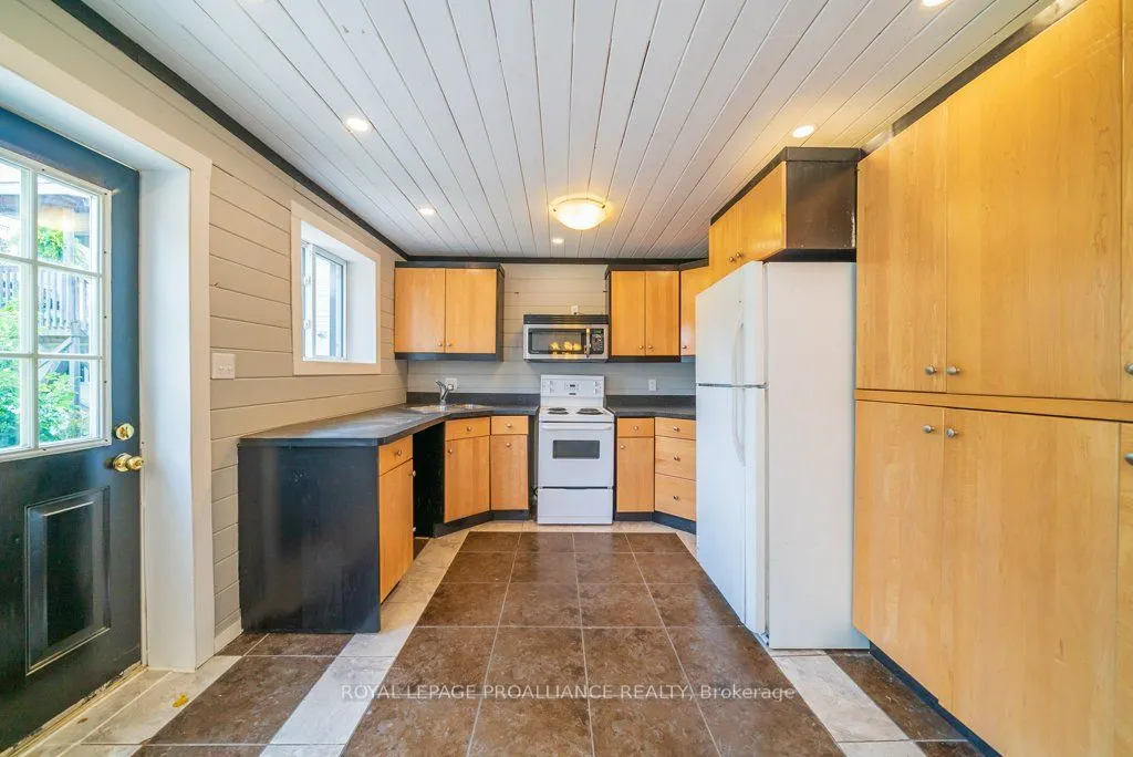 12275 Highway 41