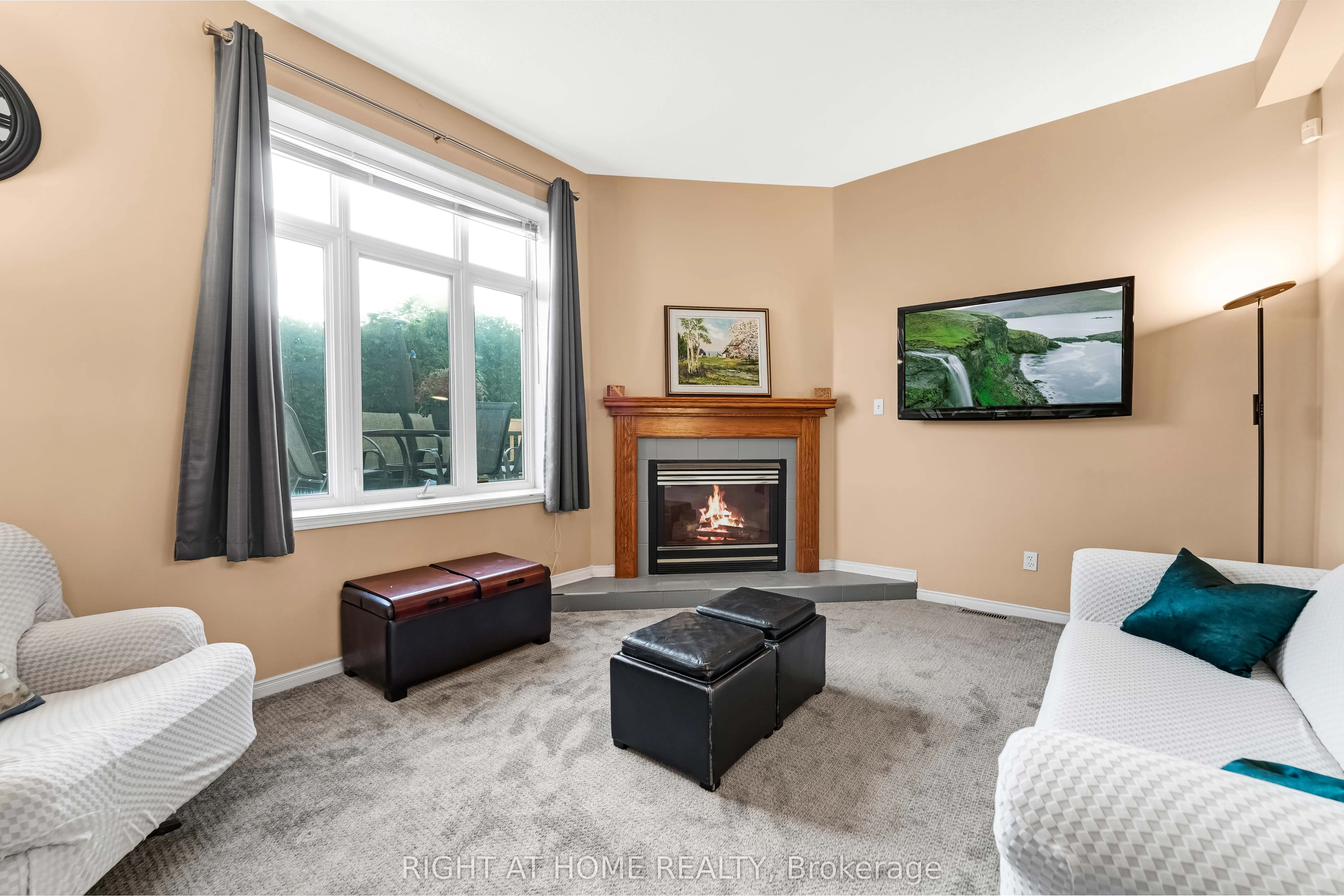6196 Ravine Way
