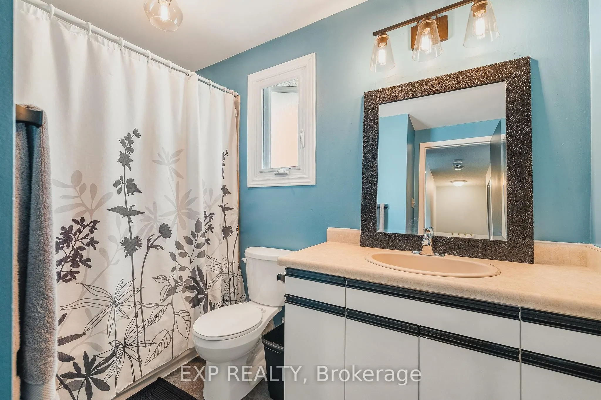 445 Kingscourt Drive