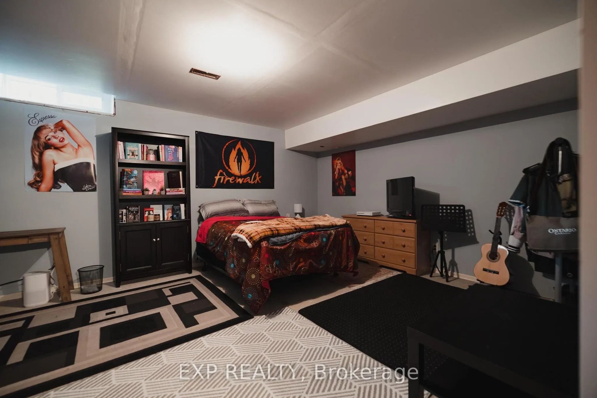 445 Kingscourt Drive