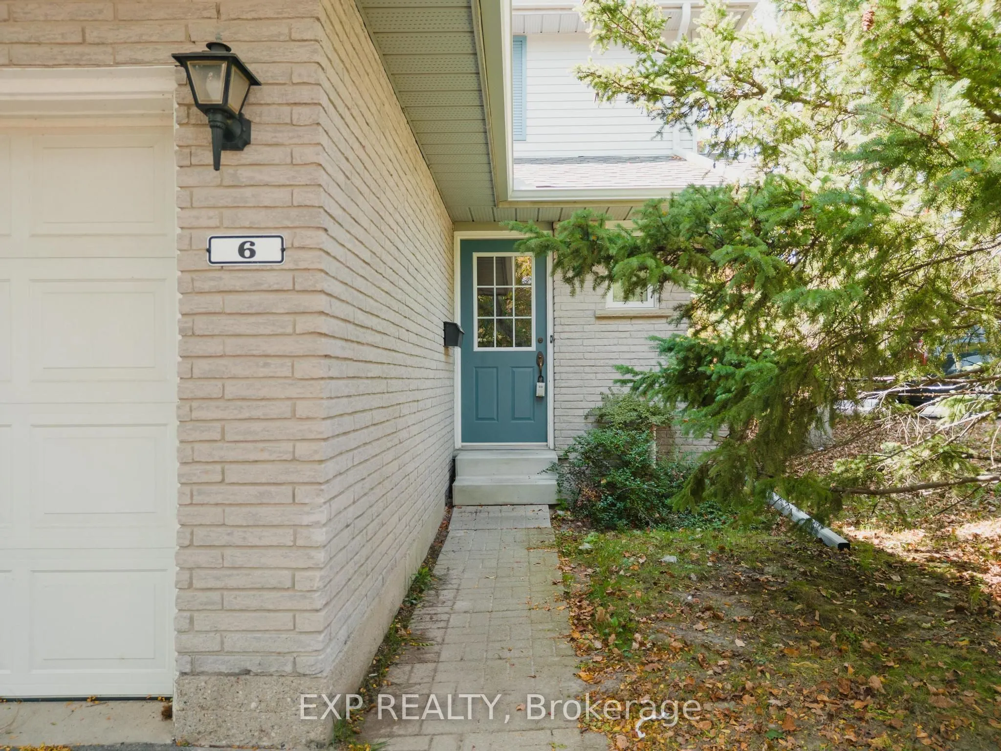445 Kingscourt Drive