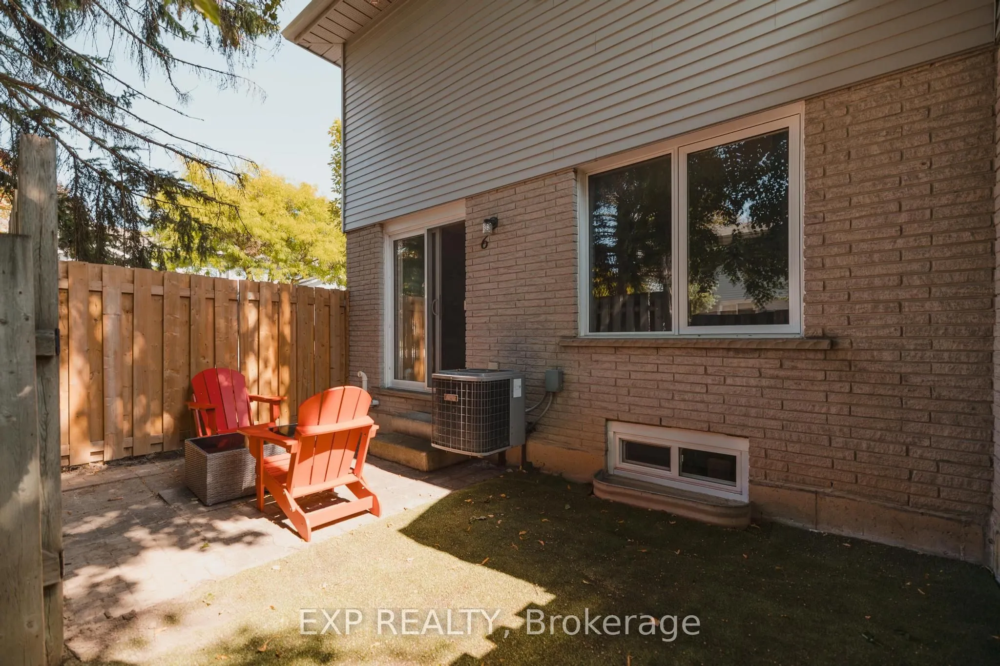 445 Kingscourt Drive