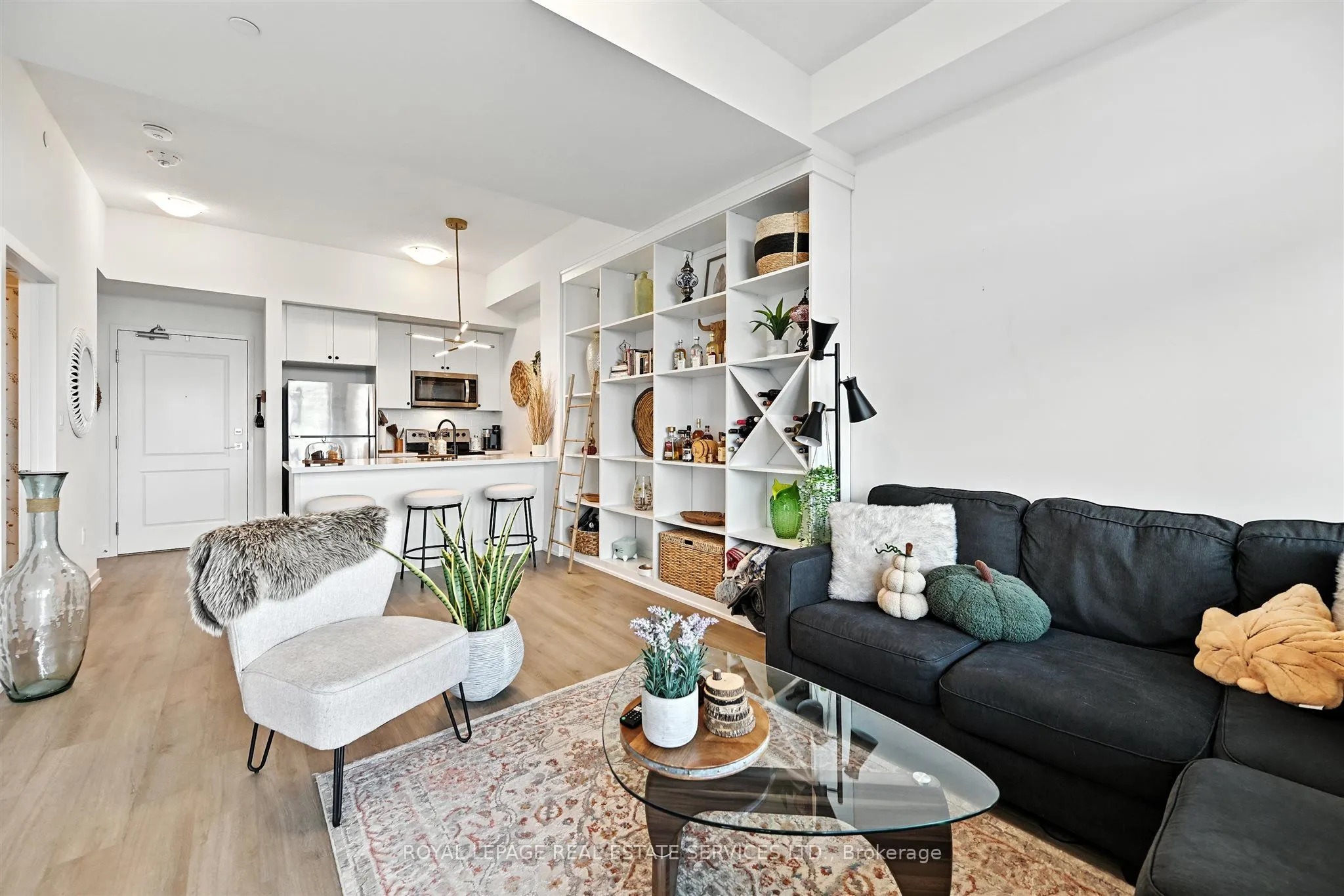 460 Dundas Street E, #1204