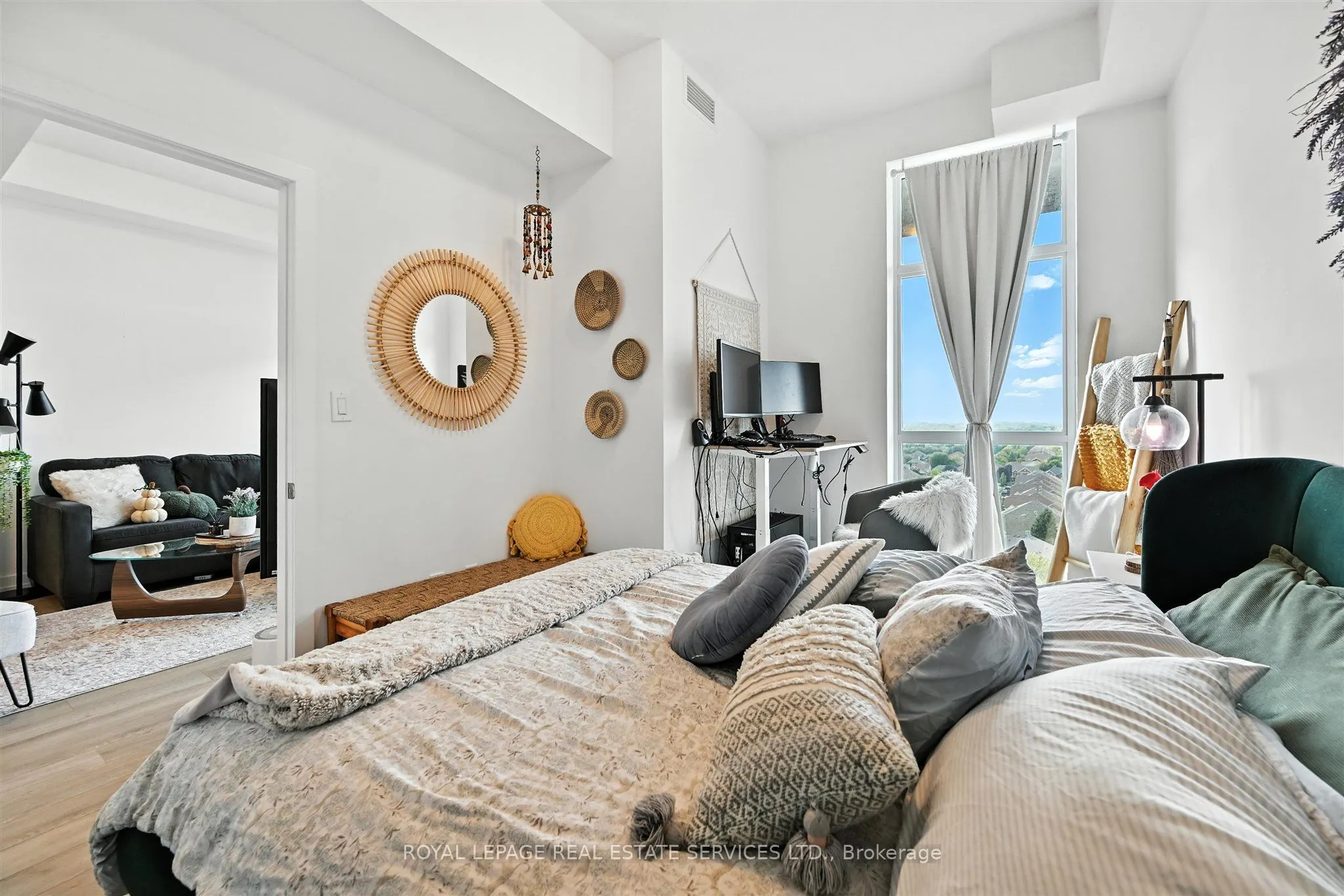 460 Dundas Street E, #1204