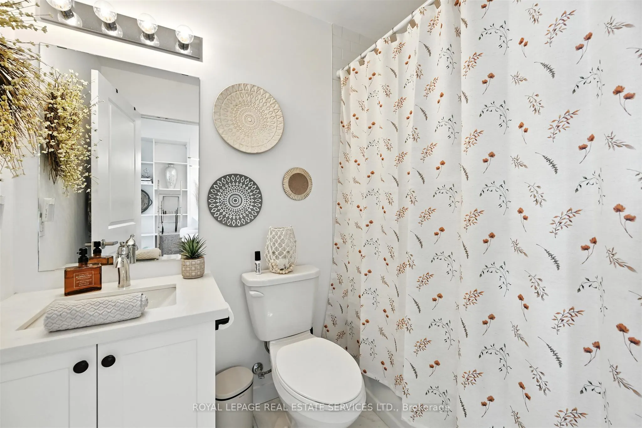 460 Dundas Street E, #1204