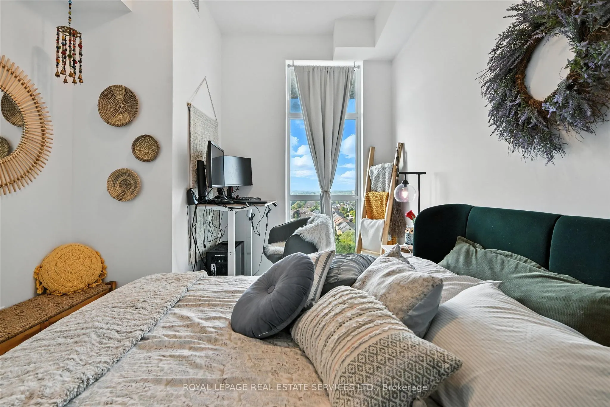 460 Dundas Street E, #1204