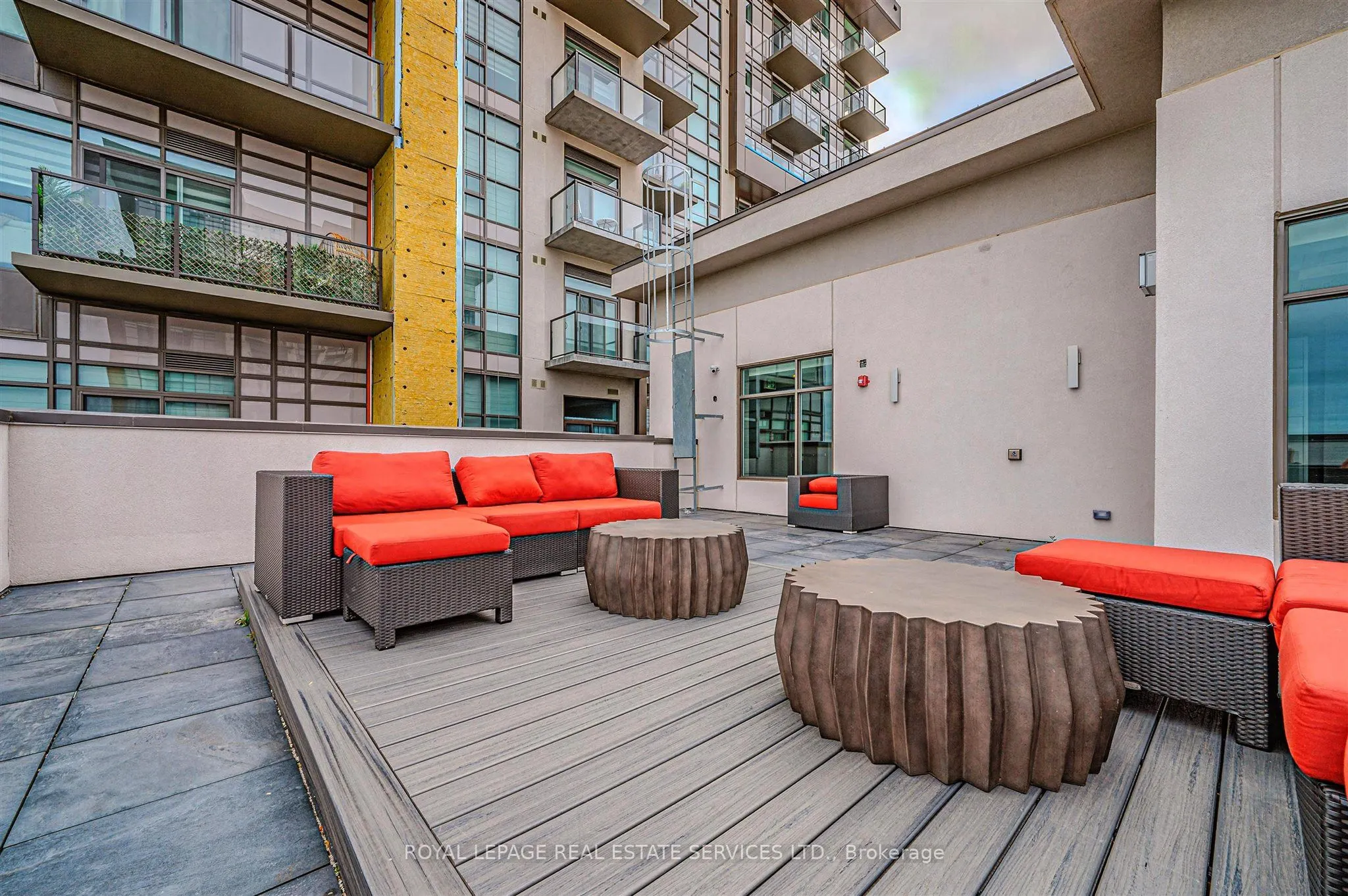 460 Dundas Street E, #1204