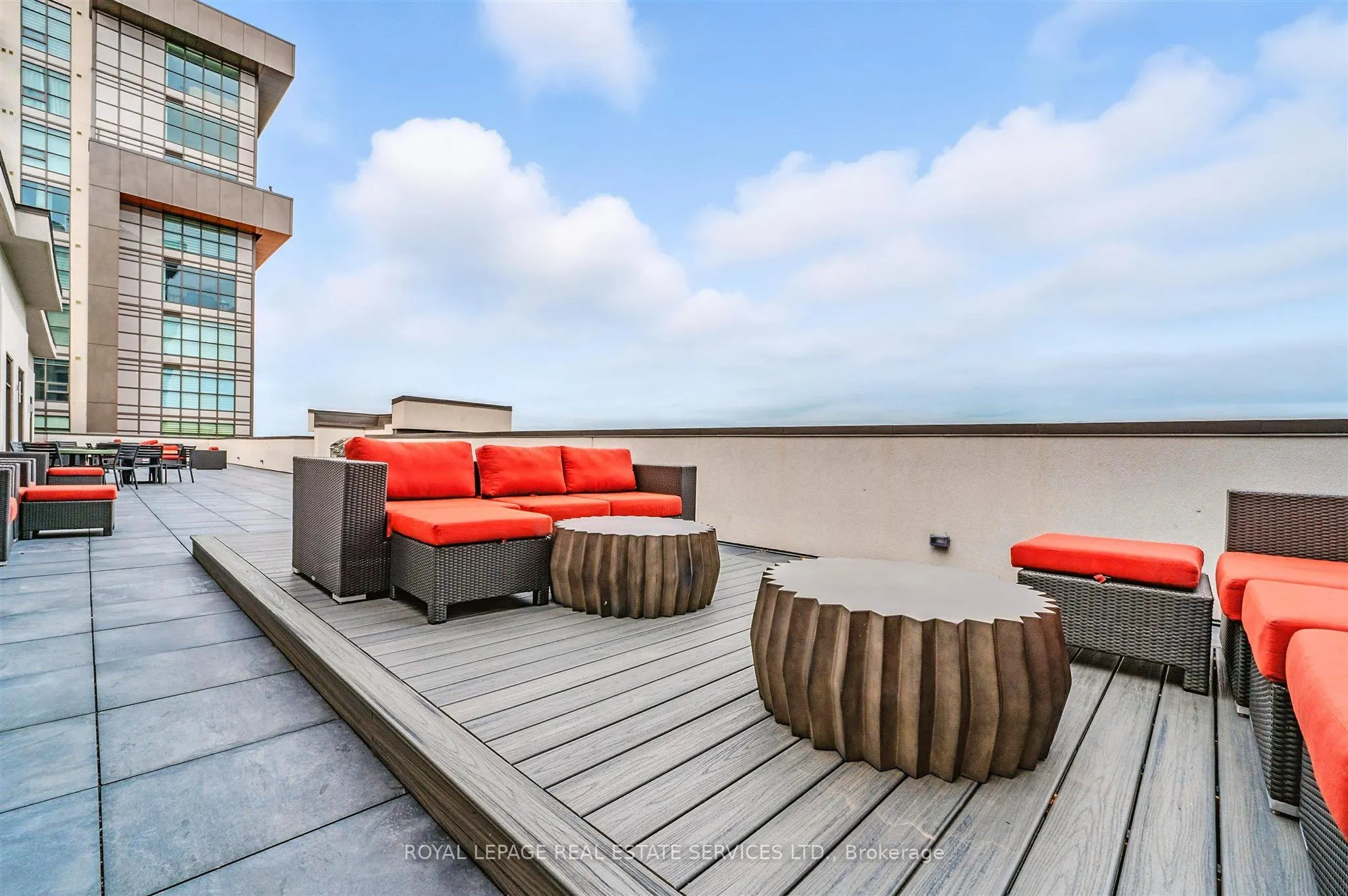 460 Dundas Street E, #1204