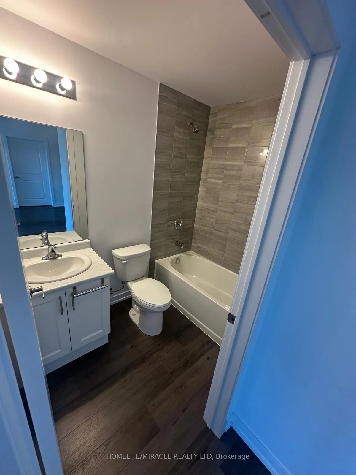 5055 Greenlane Road, #214