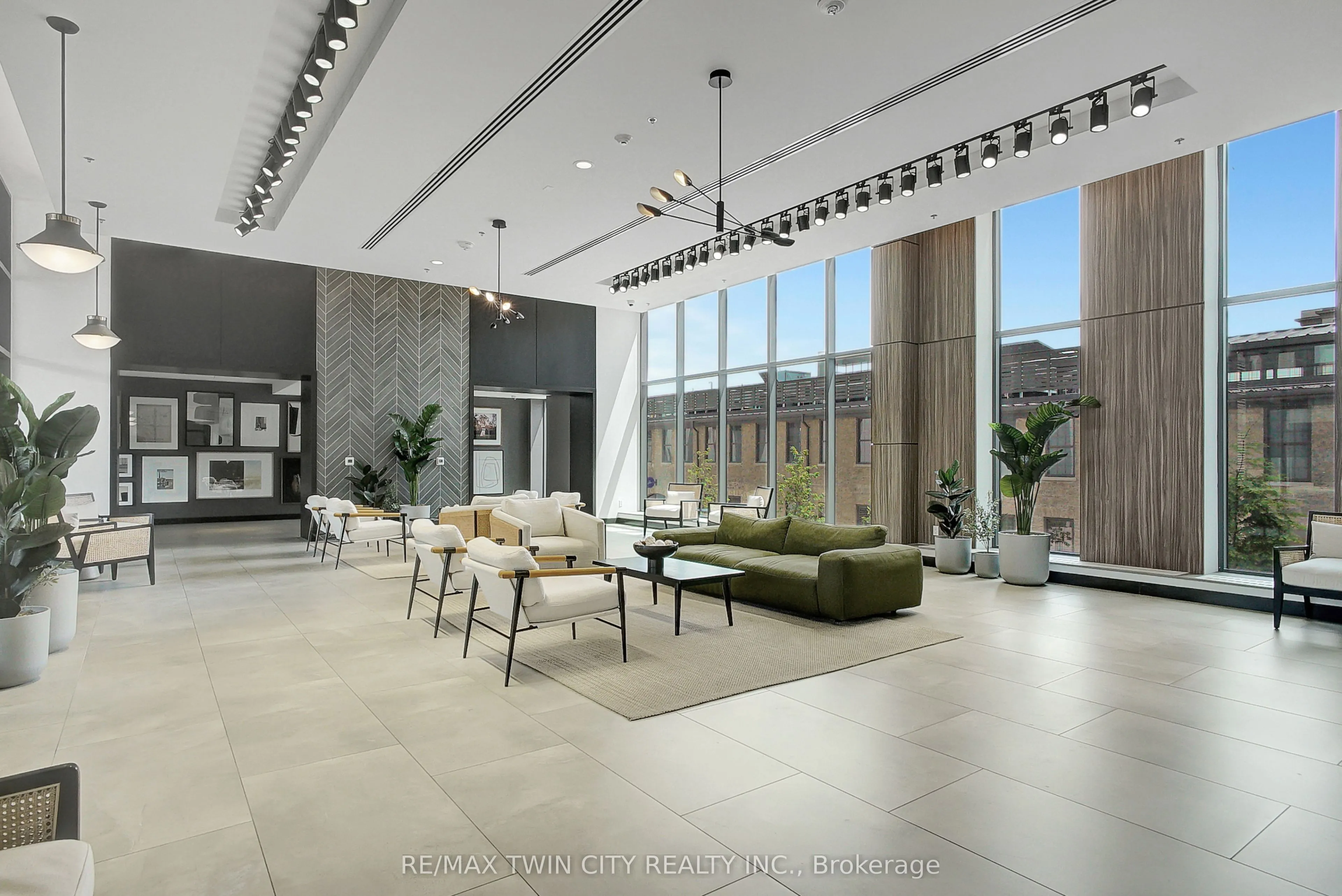 50 Grand Avenue S, #1712