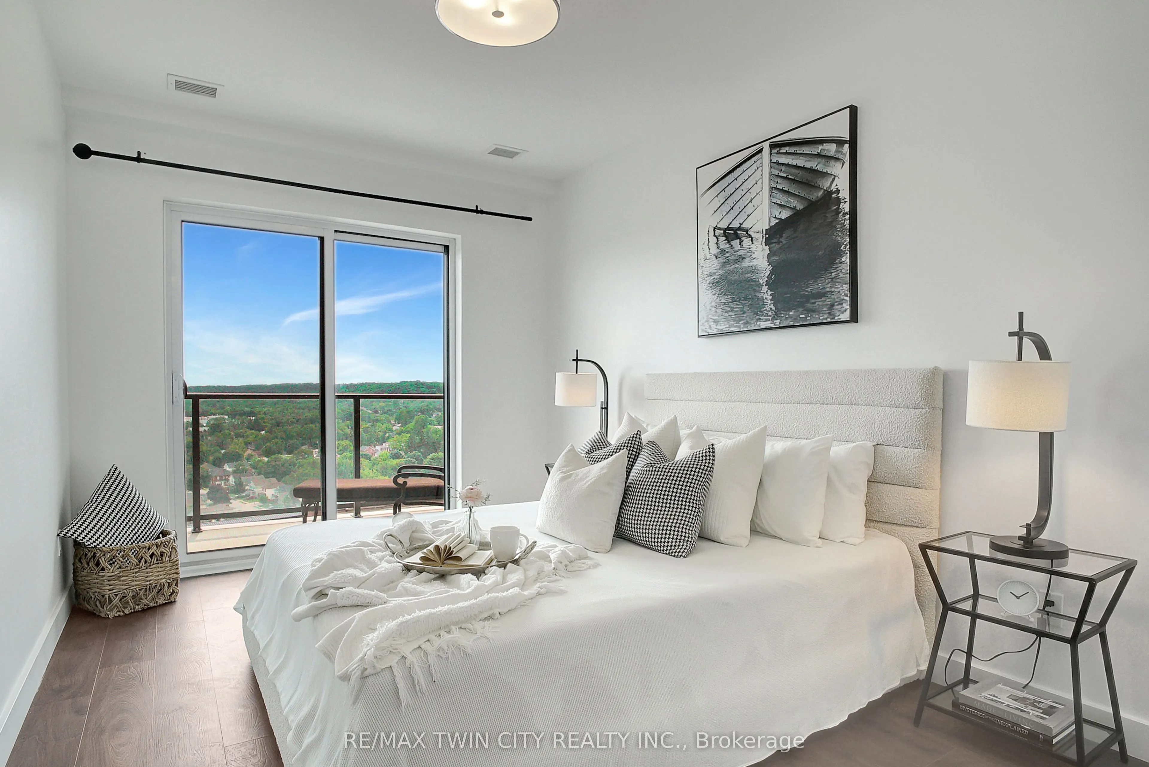 50 Grand Avenue S, #1712