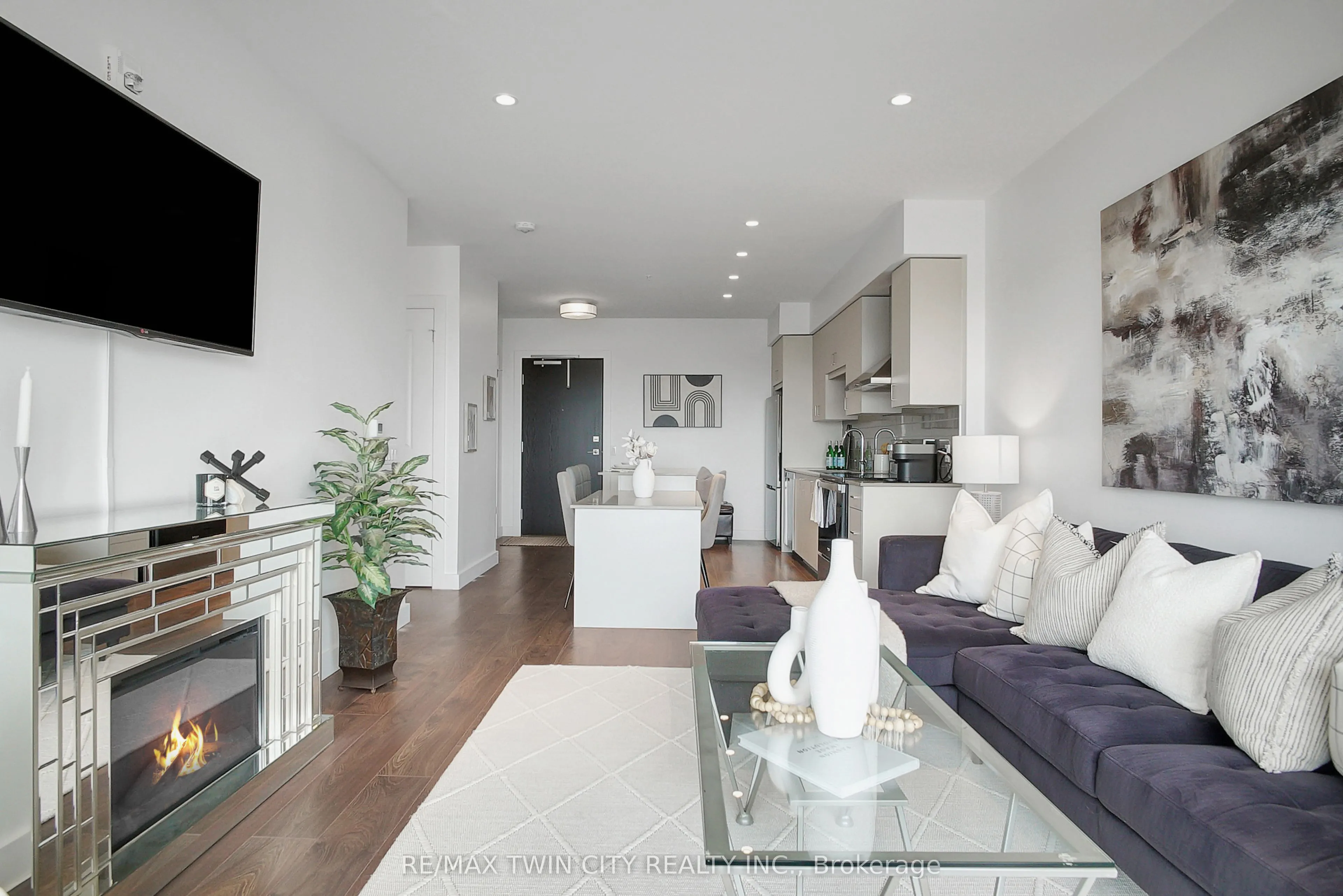50 Grand Avenue S, #1712