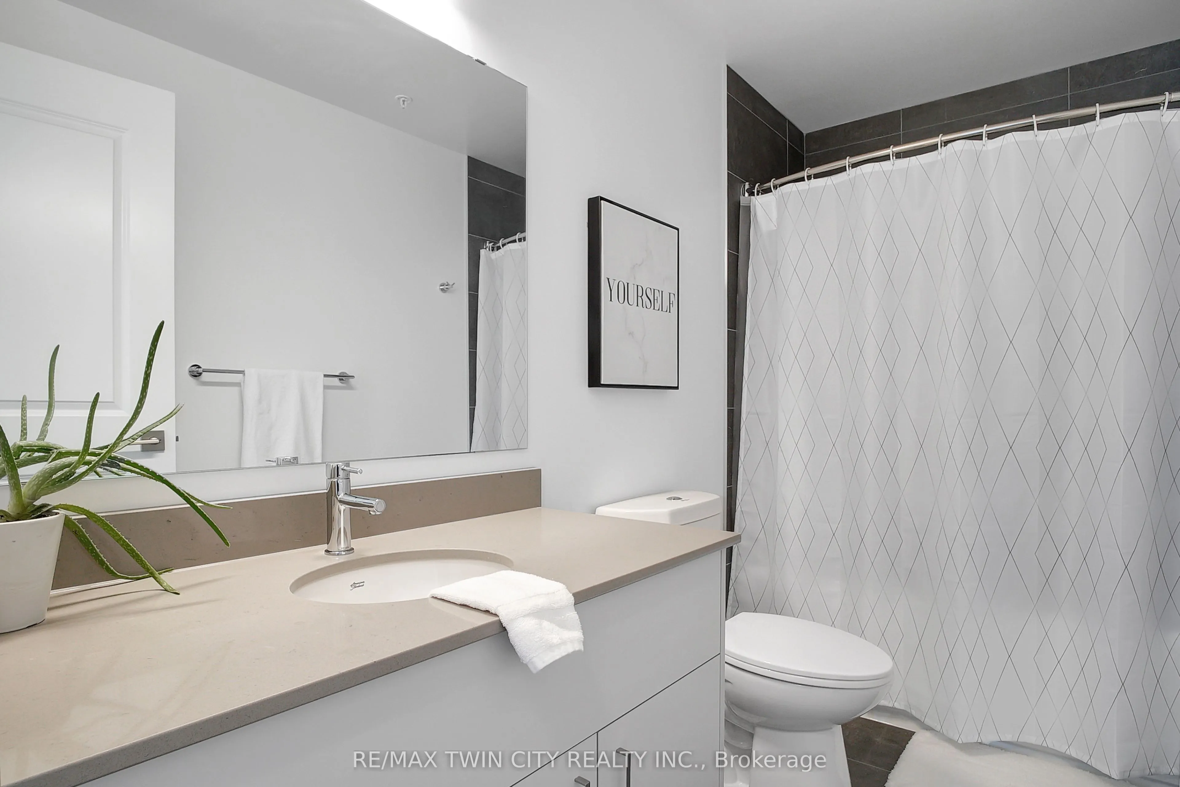 50 Grand Avenue S, #1712